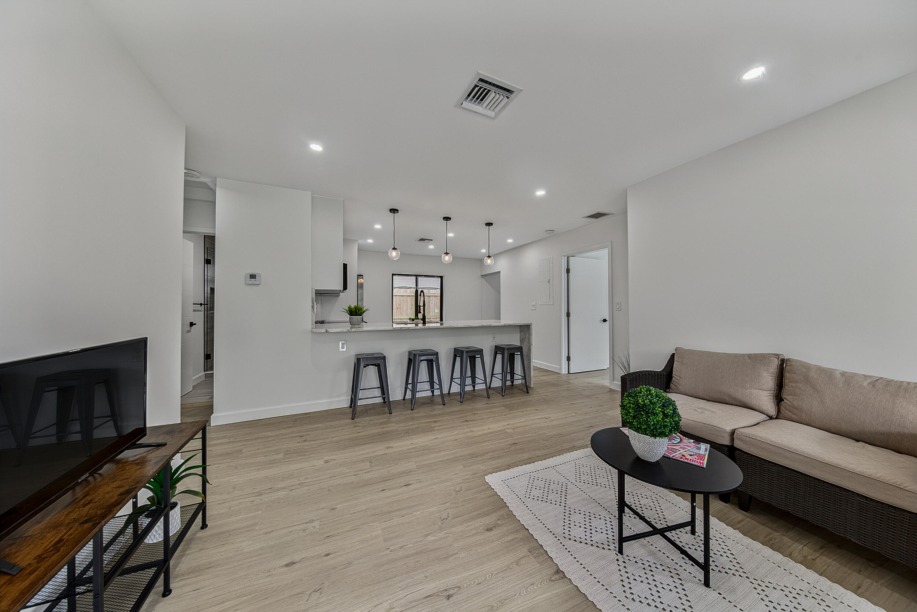 RIVERSIDE PARK - Residential
