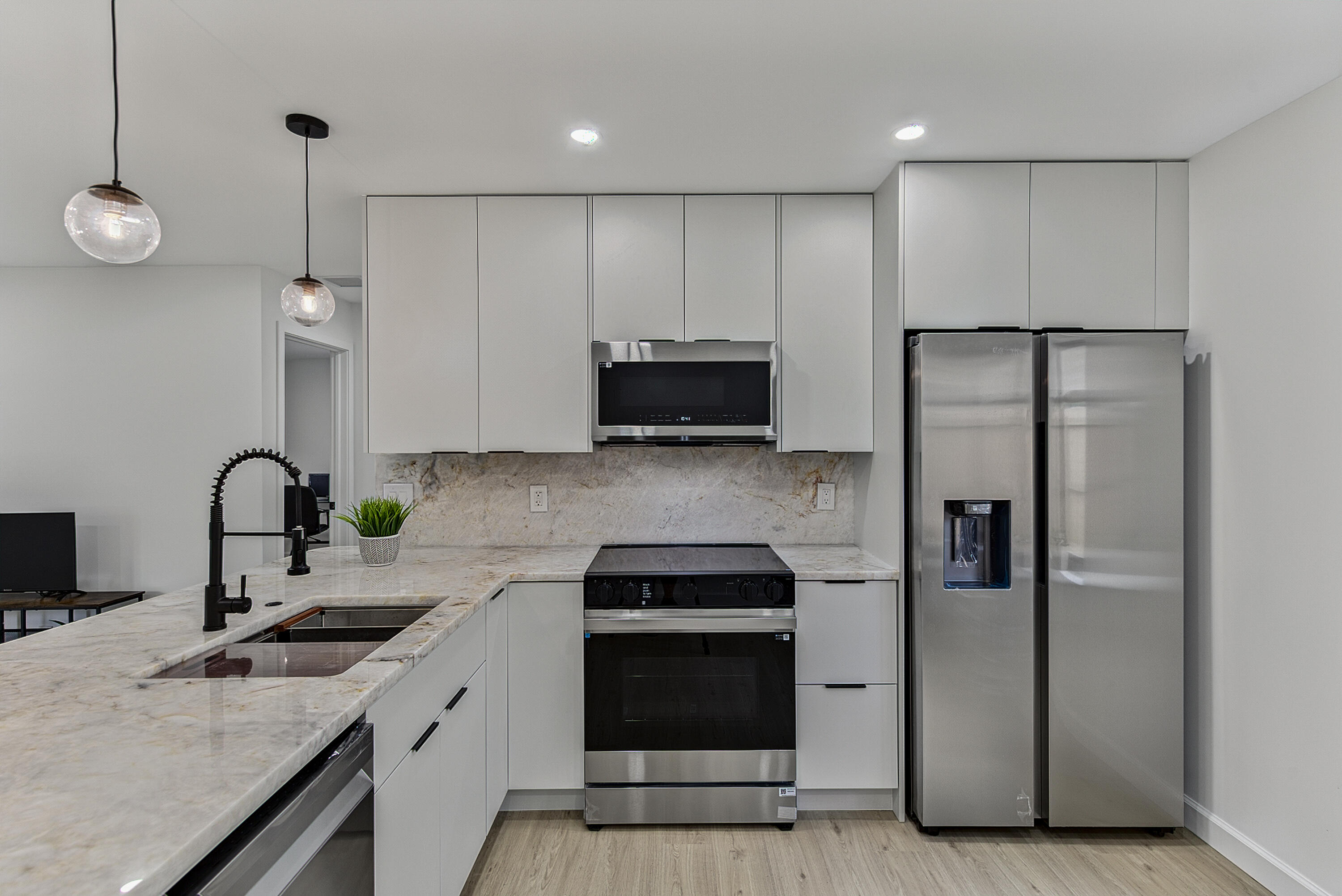 RIVERSIDE PARK - Residential