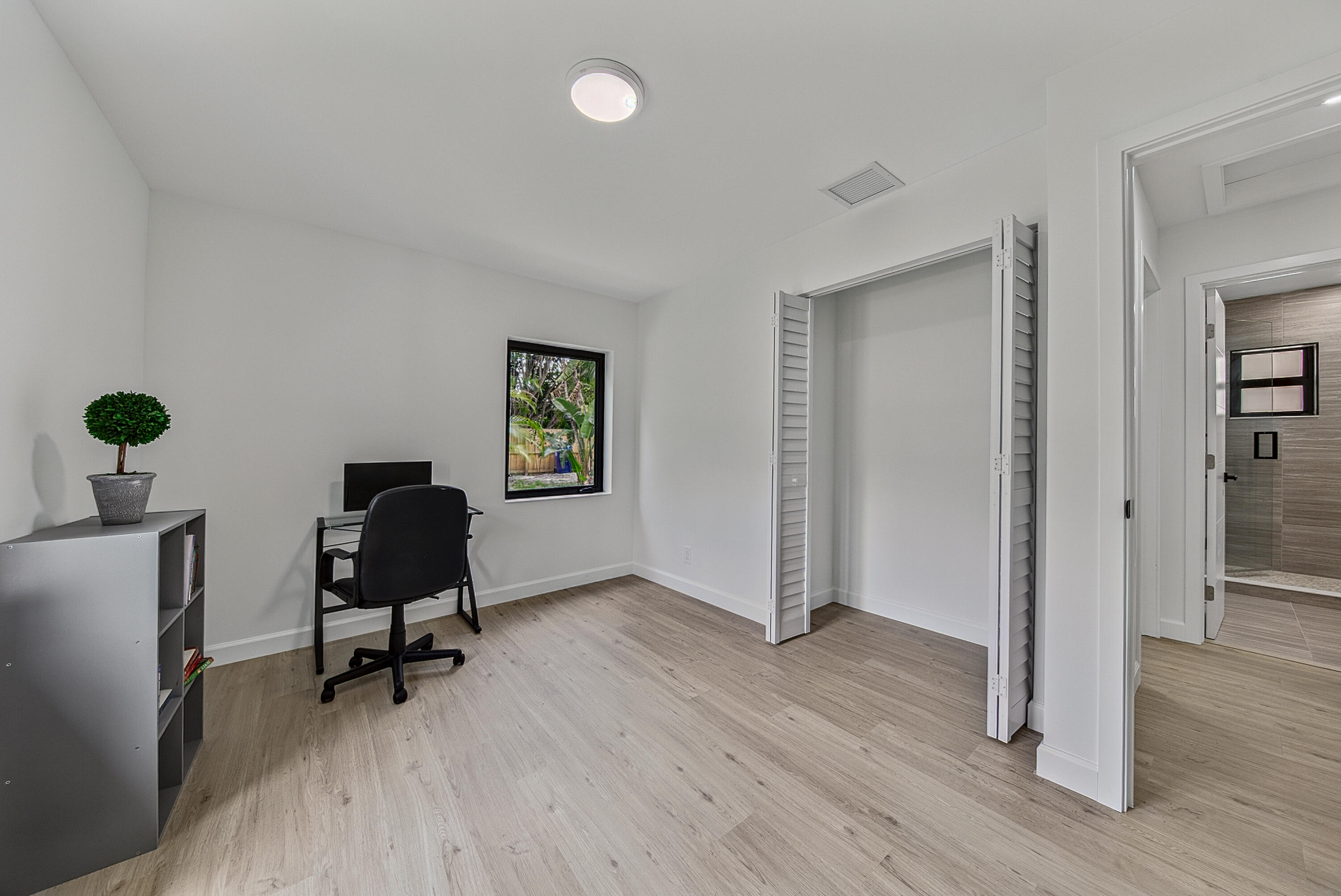 RIVERSIDE PARK - Residential