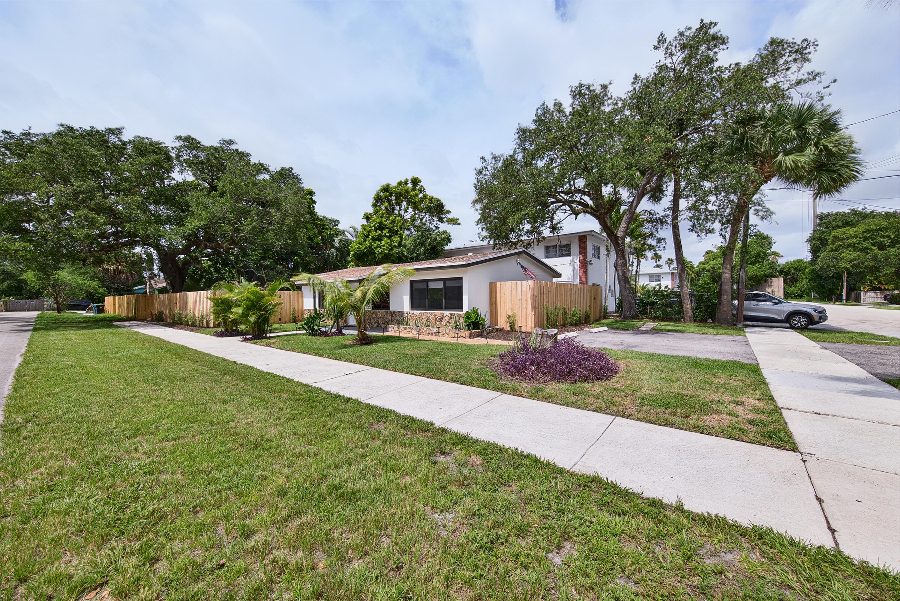 RIVERSIDE PARK - Residential