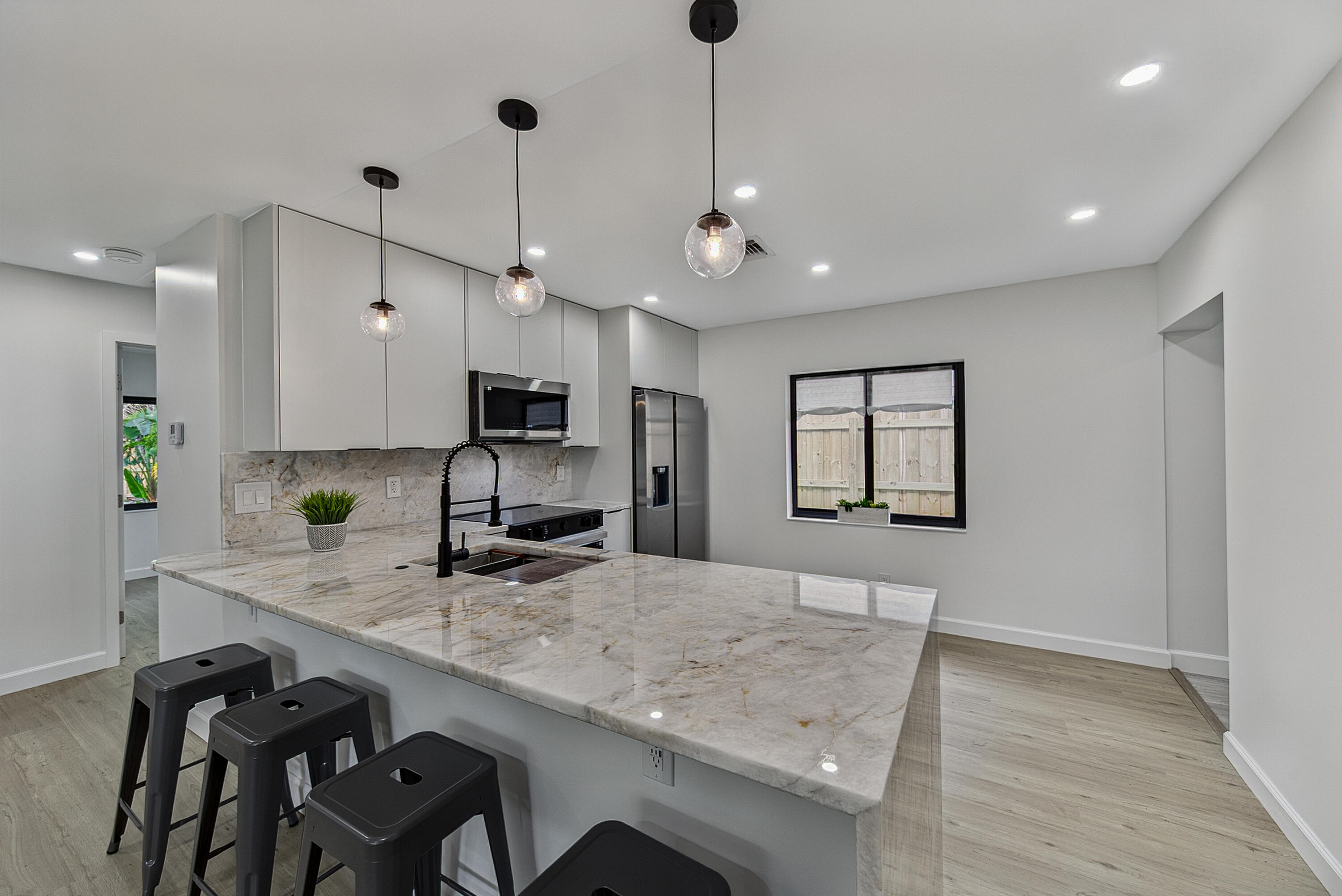 RIVERSIDE PARK - Residential