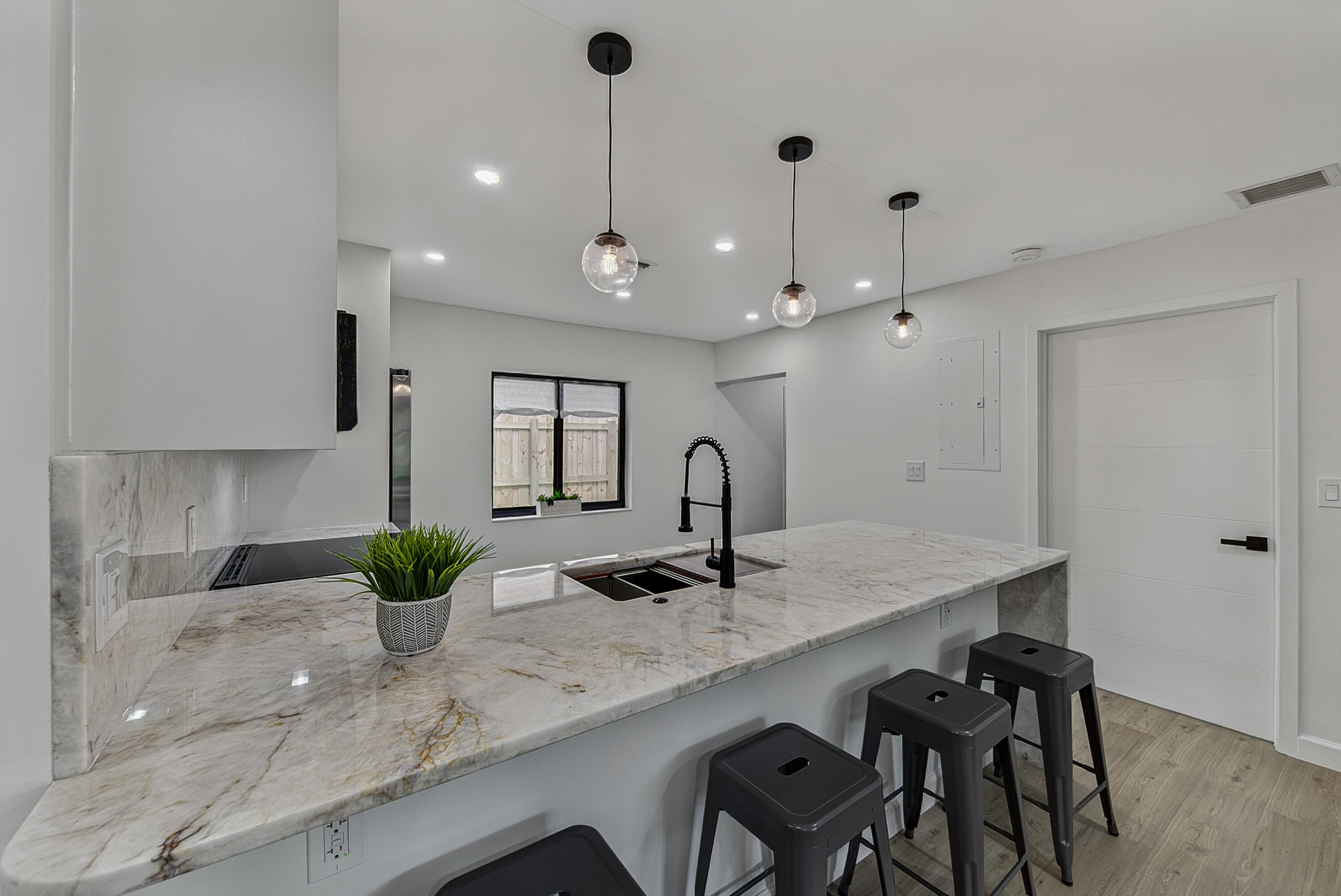 RIVERSIDE PARK - Residential