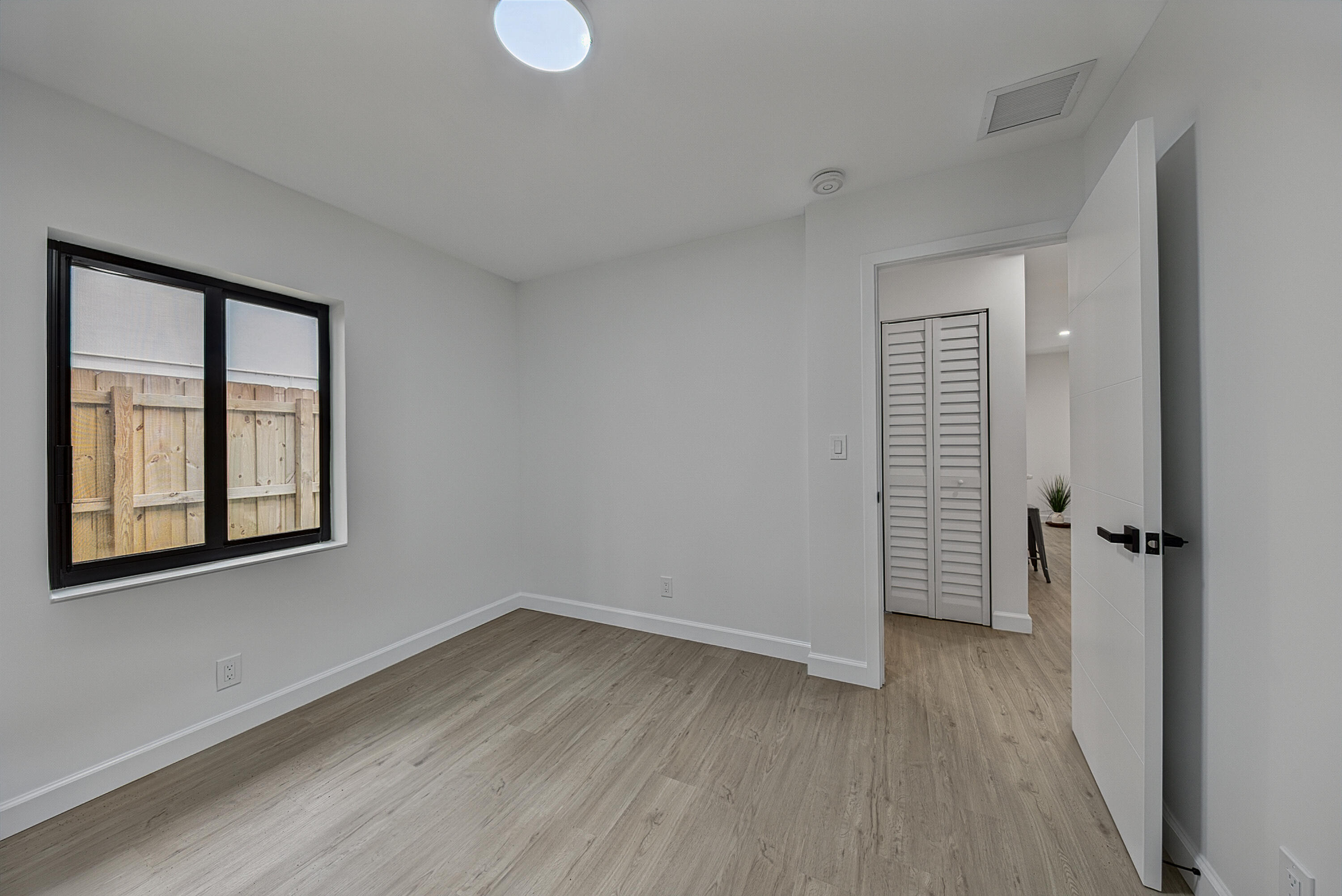 RIVERSIDE PARK - Residential