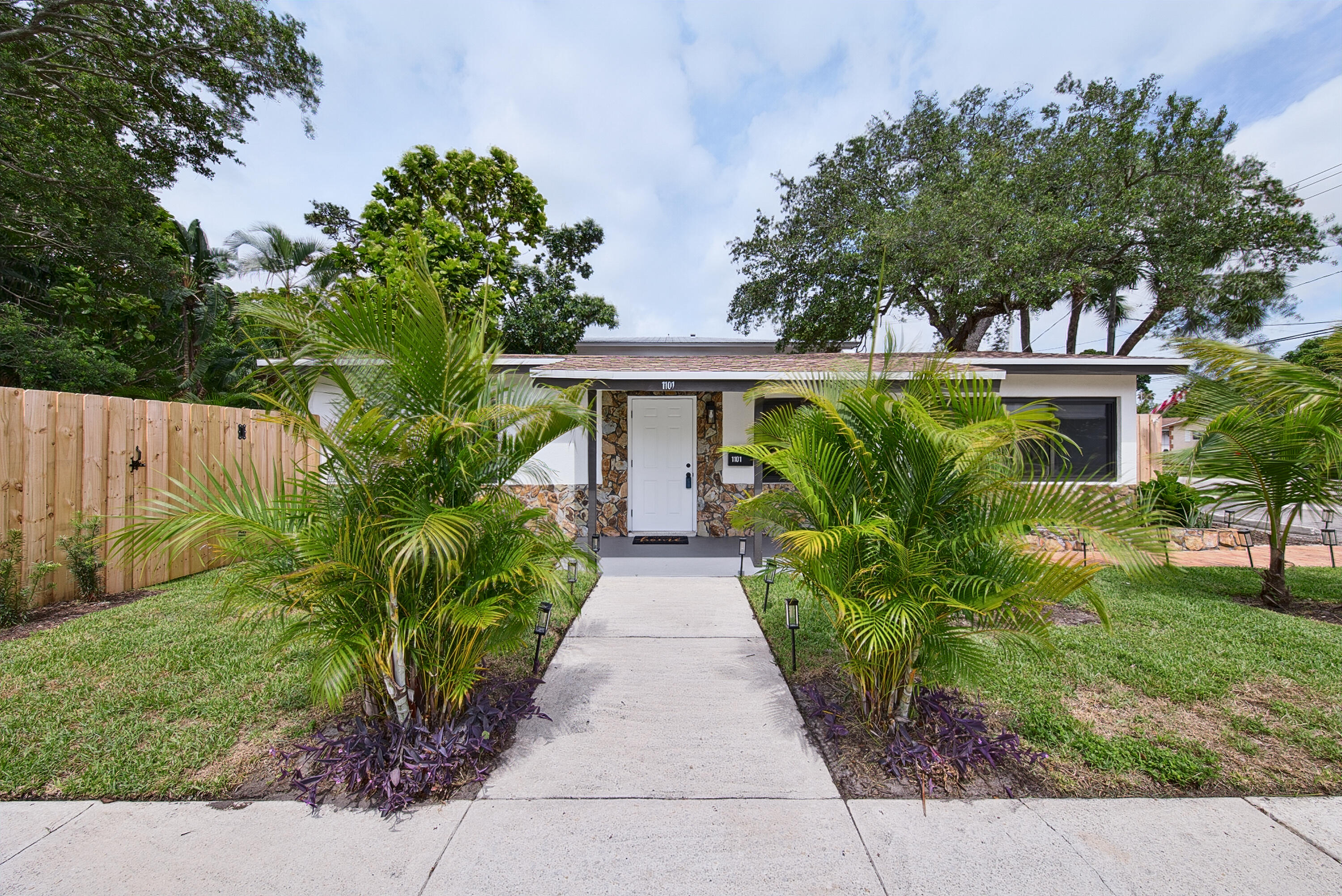 RIVERSIDE PARK - Residential