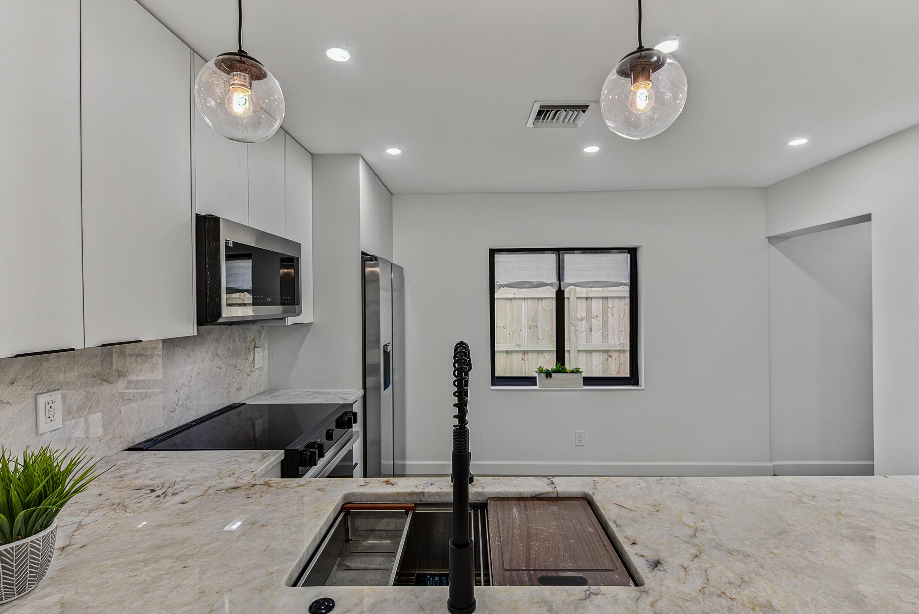 RIVERSIDE PARK - Residential