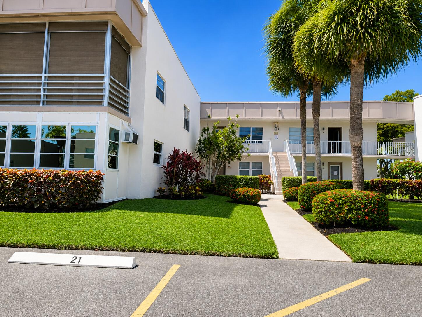 Beautifully updated 2nd-floor condo featuring 1 bedroom and 1.5 baths in the highly desirable Kings Point 55+ community. This move-in-ready residence offers updated finishes, newer appliances, and a bright, comfortable living space. Enjoy resort-style living with access to exceptional amenities, including swimming pools, golf courses, fitness centers, theaters, classes, social activities, and three clubhouses. Residents also enjoy two on-site restaurants and a vibrant, active lifestyle. Conveniently located near shopping, dining, beautiful beaches, nature preserves, and the popular Atlantic Avenue district. Kings Point requires a $2,000 capital contribution at closing. No leasing permitted during the first two years of ownership.