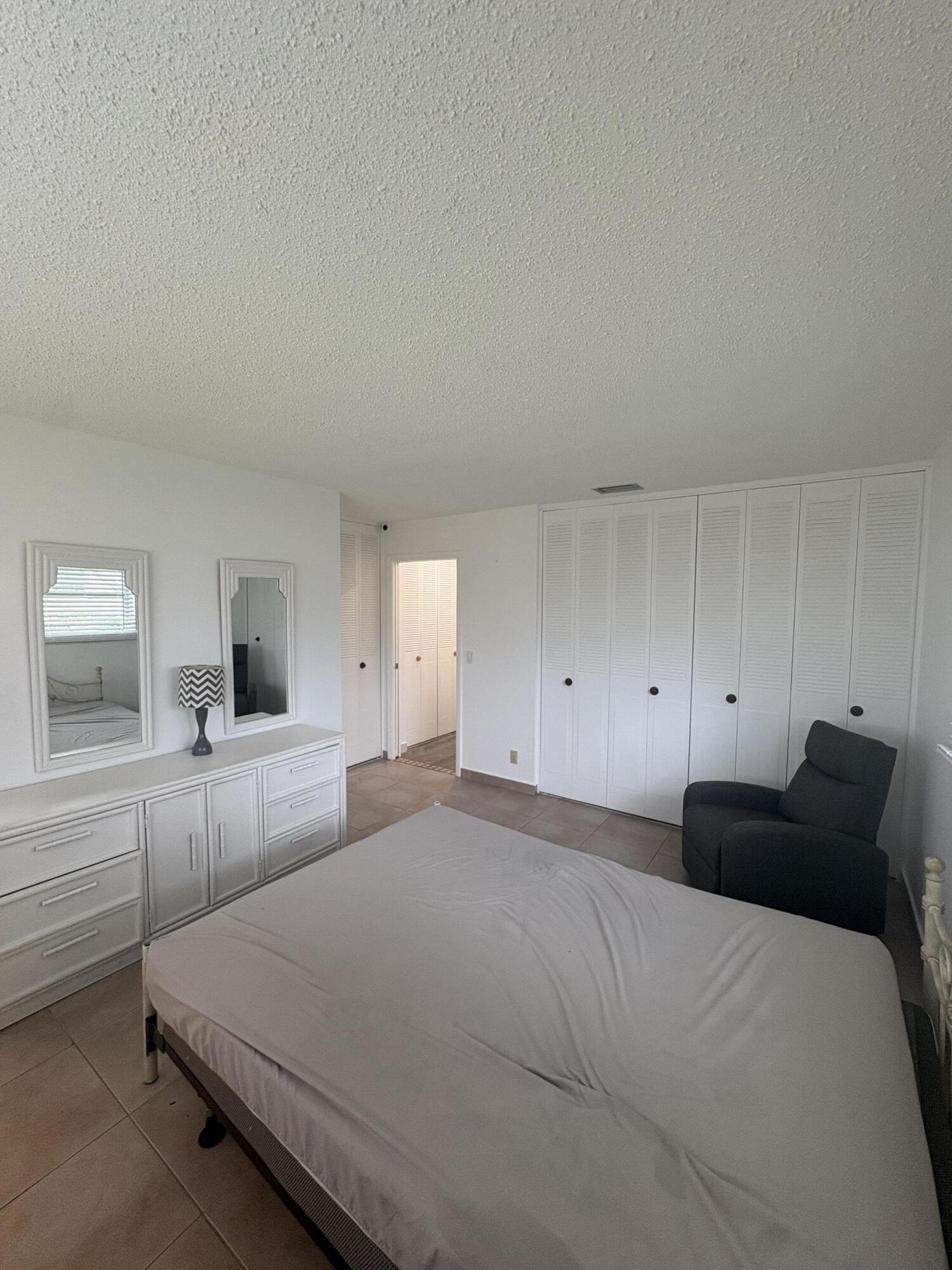 CRESTHAVEN VILLAS CONDO 31 - Residential Lease