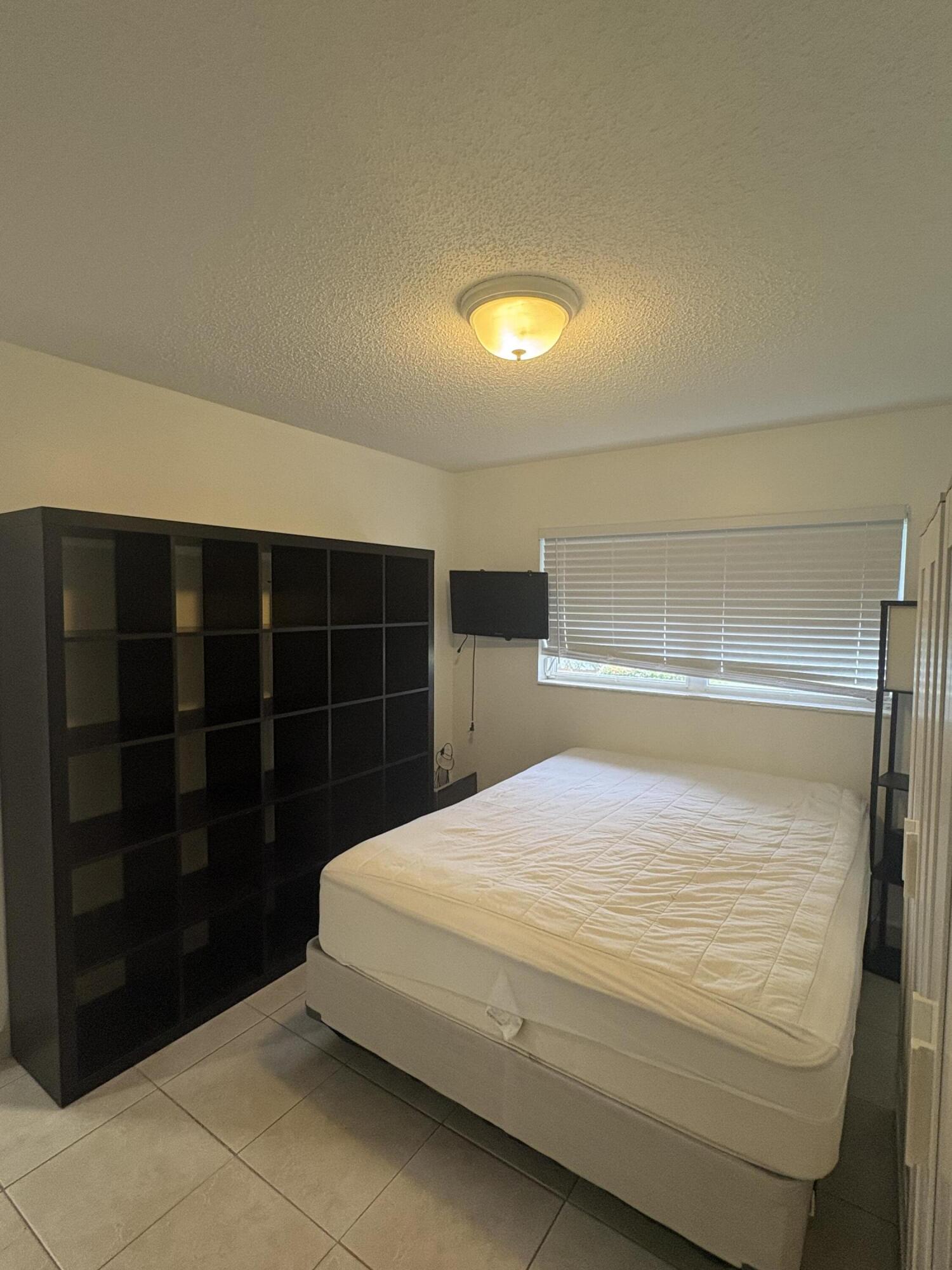 CRESTHAVEN VILLAS CONDO 31 - Residential Lease