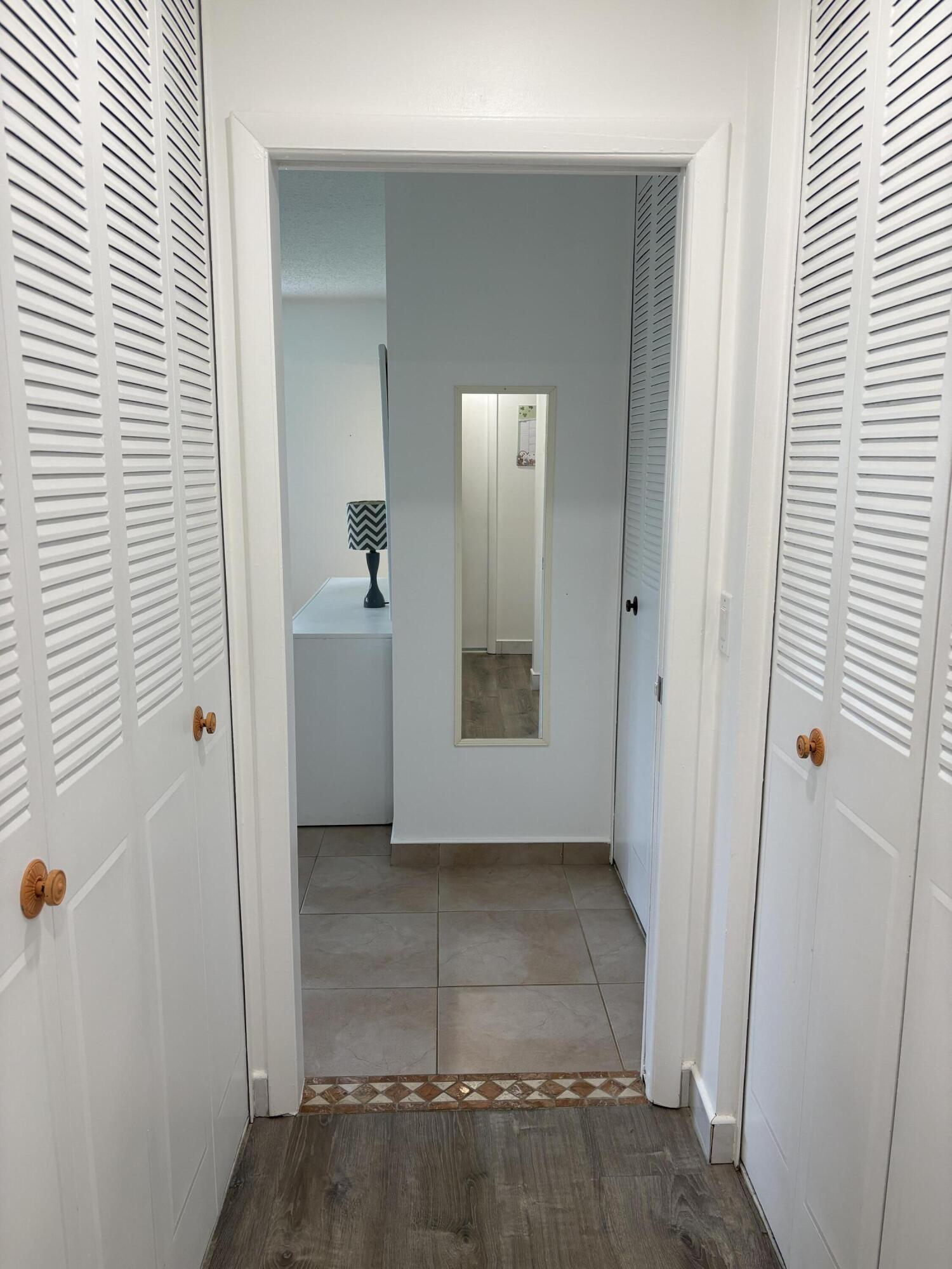 CRESTHAVEN VILLAS CONDO 31 - Residential Lease