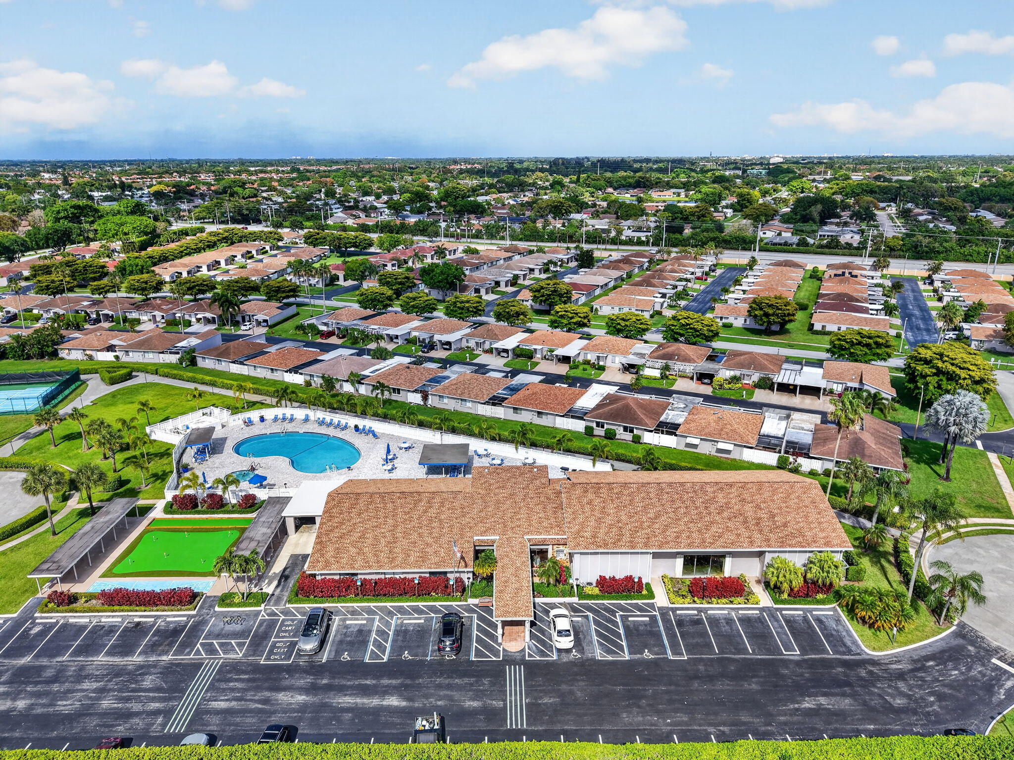 CAMELOT VILLAGE SEC 1 - Residential