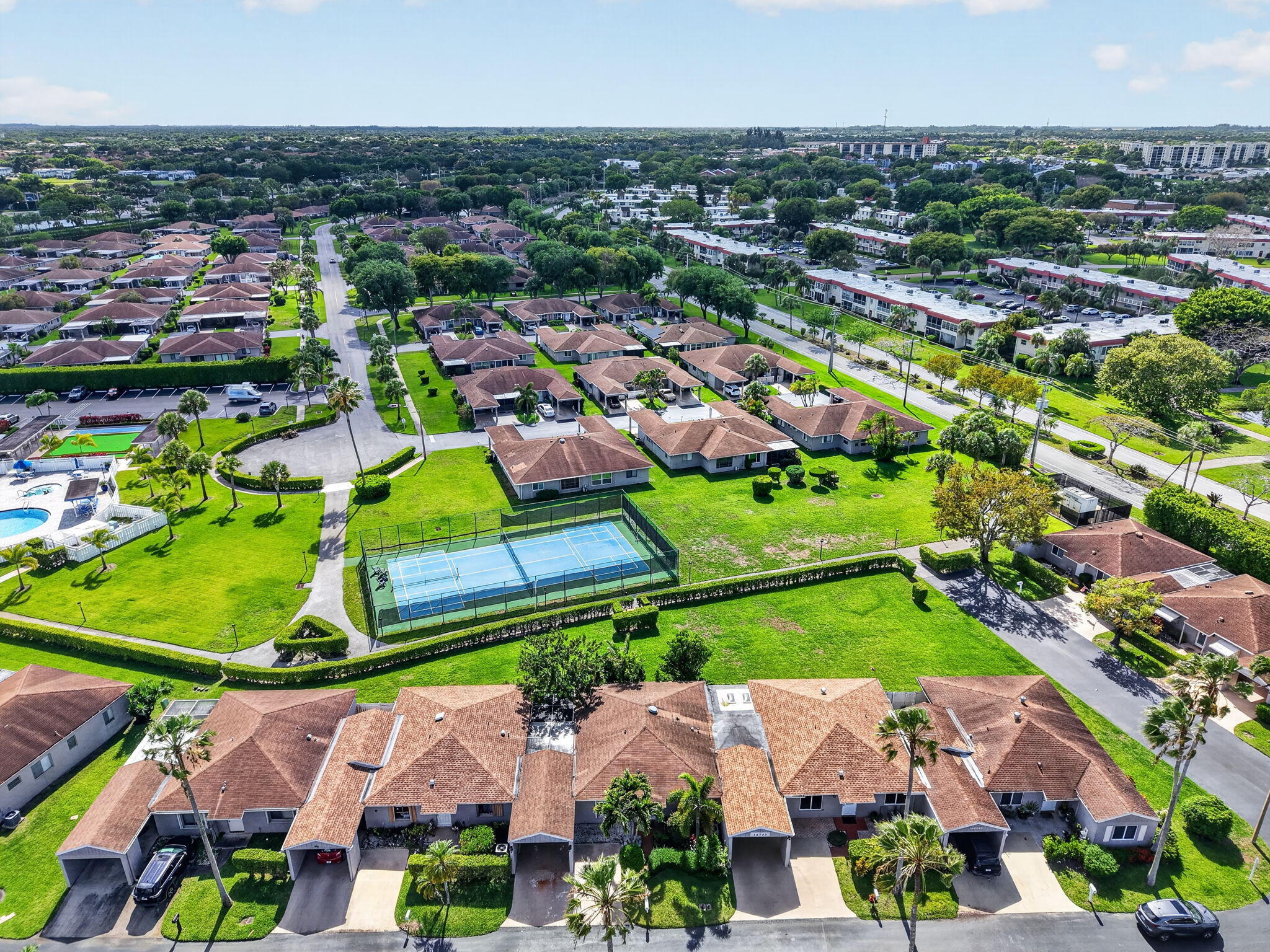 CAMELOT VILLAGE SEC 1 - Residential