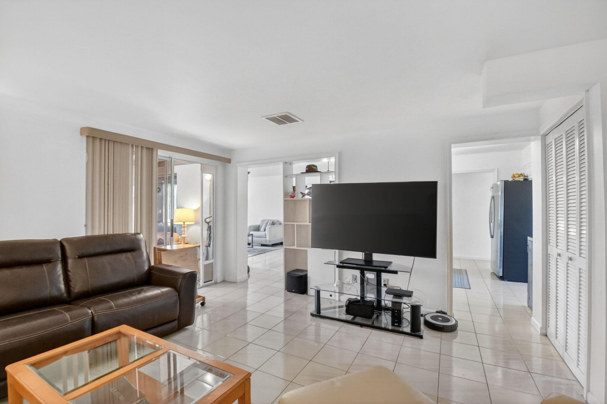 CAMELOT VILLAGE SEC 1 - Residential