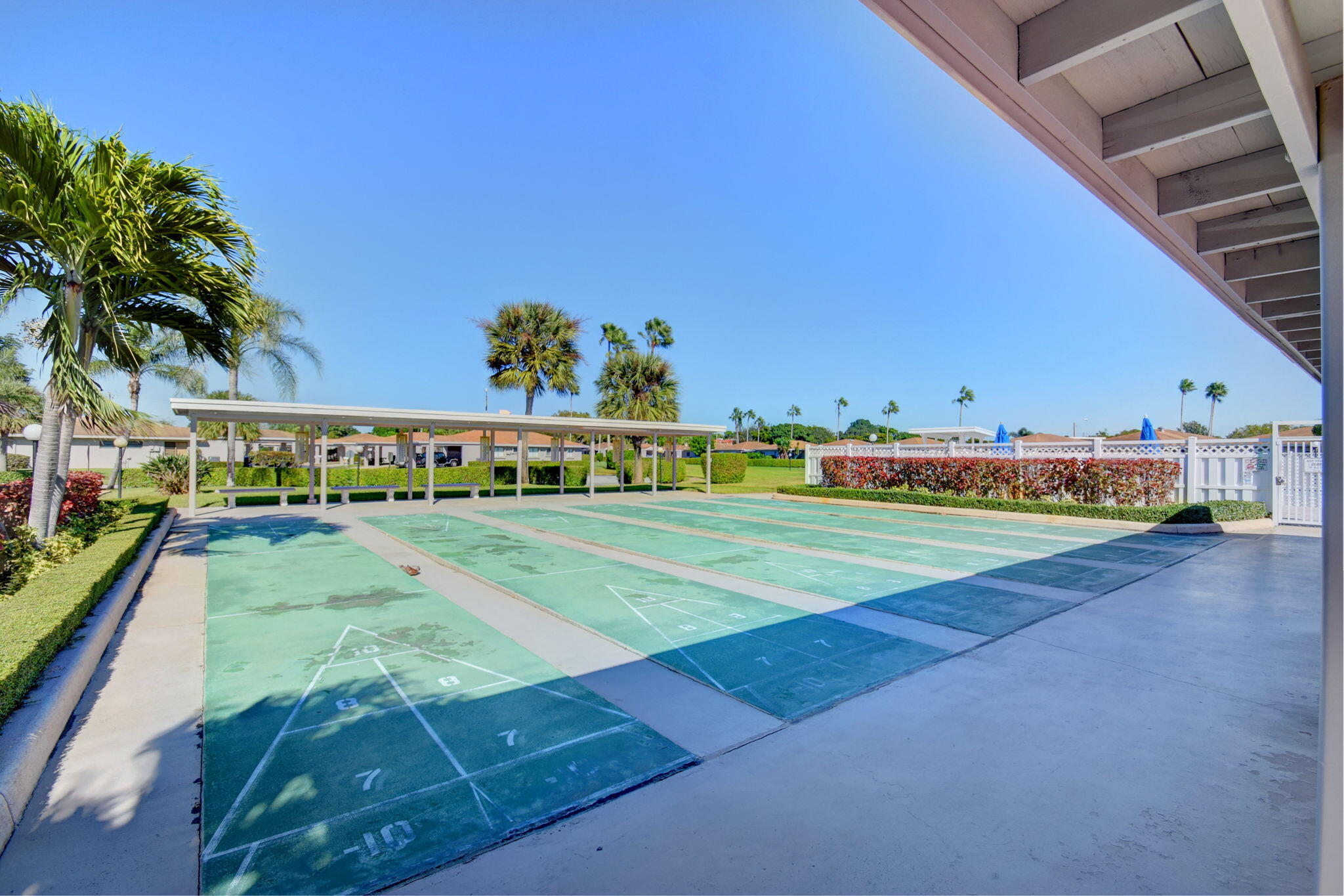 CAMELOT VILLAGE SEC 1 - Residential