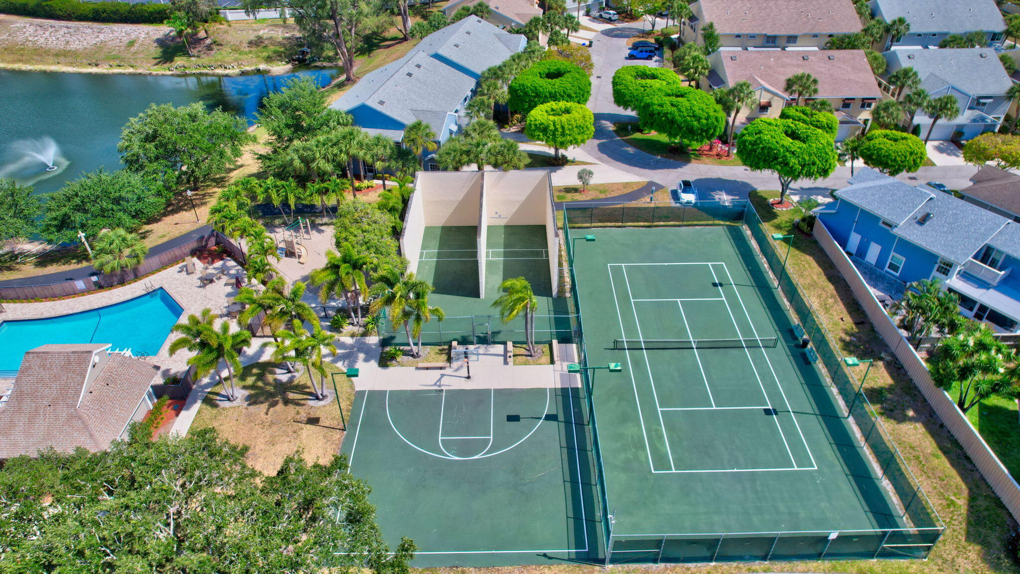 CARRIAGE HOUSES of Fairfield At Boca - Residential