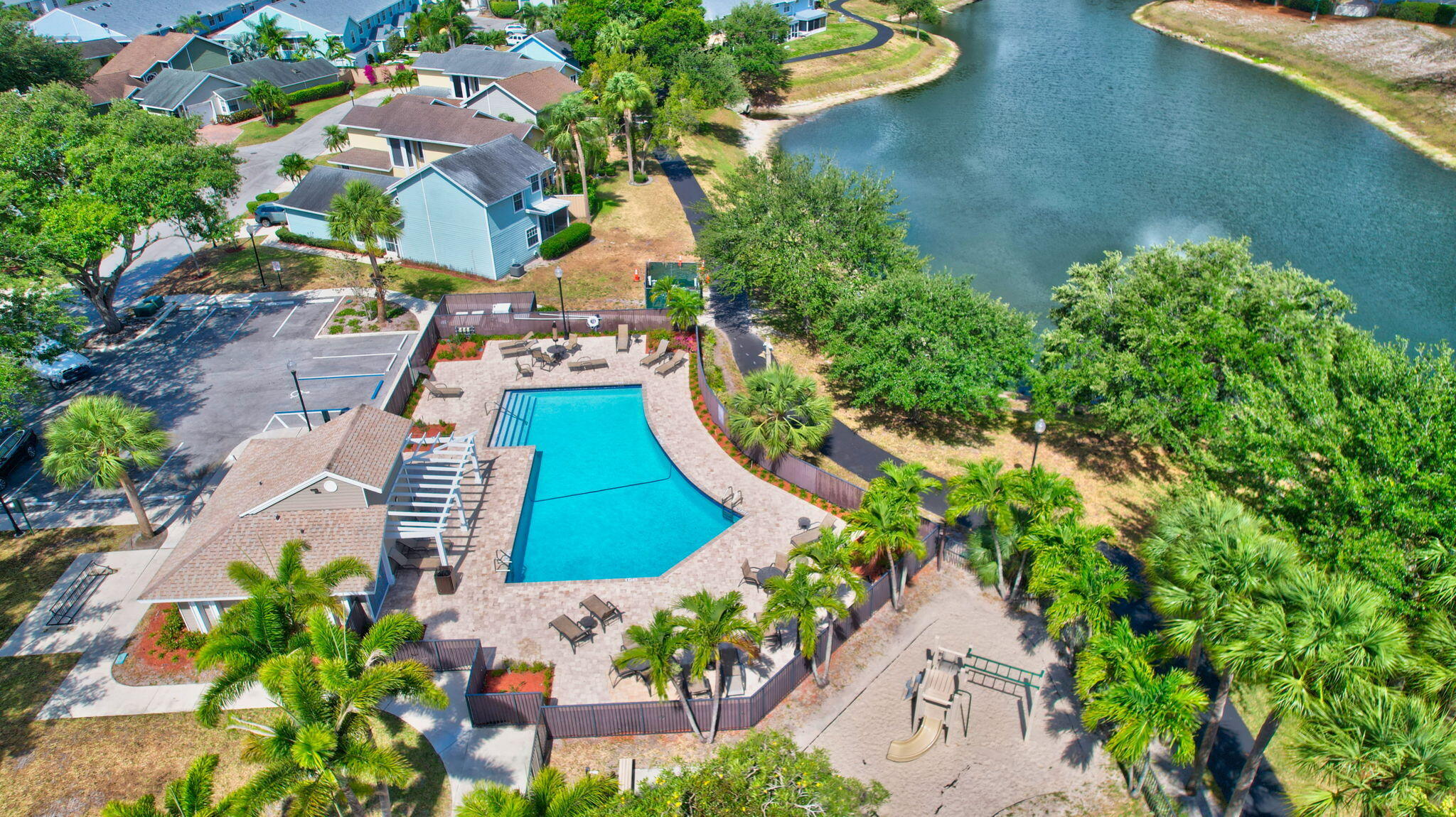 CARRIAGE HOUSES of Fairfield At Boca - Residential