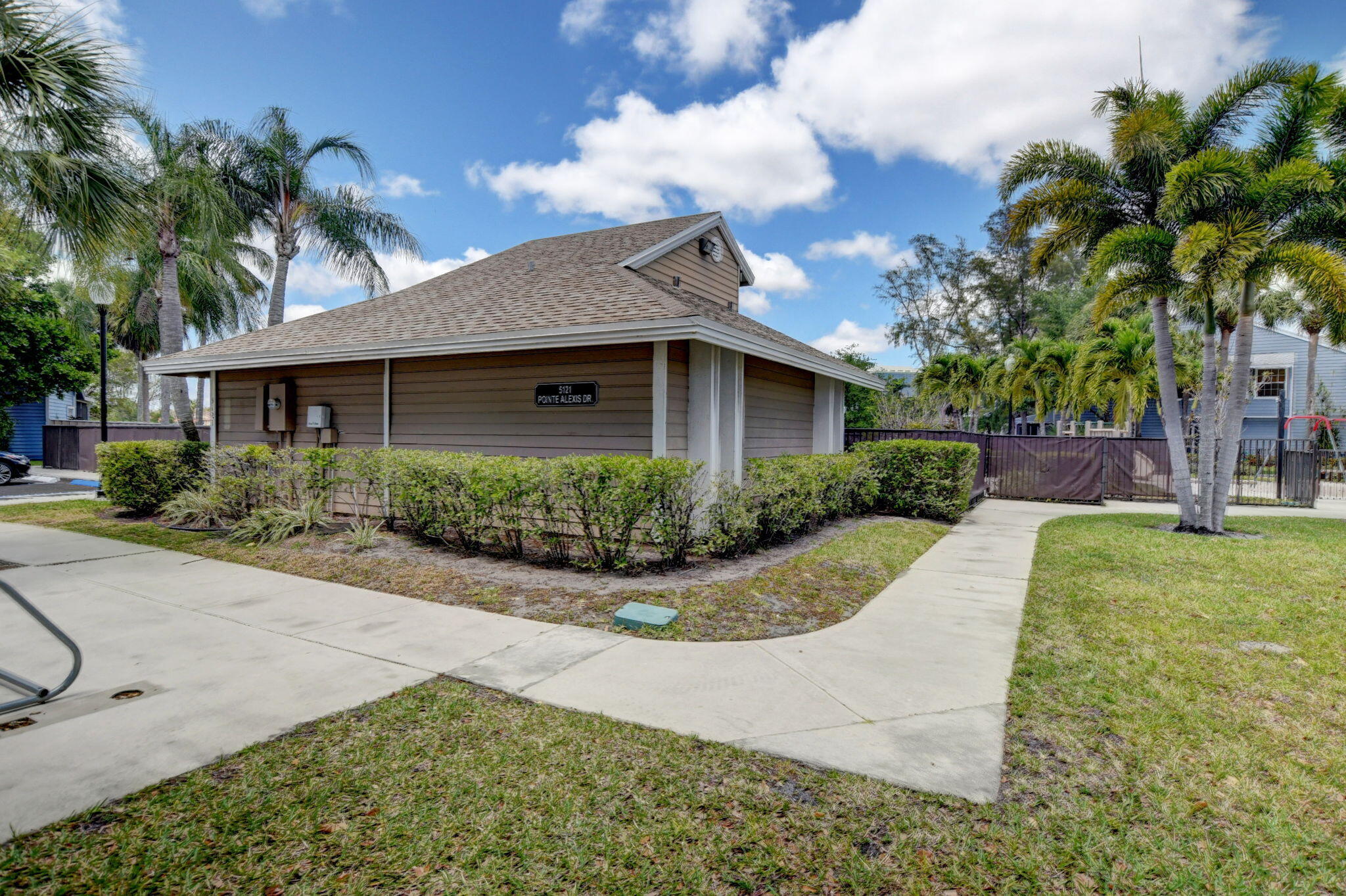 CARRIAGE HOUSES of Fairfield At Boca - Residential