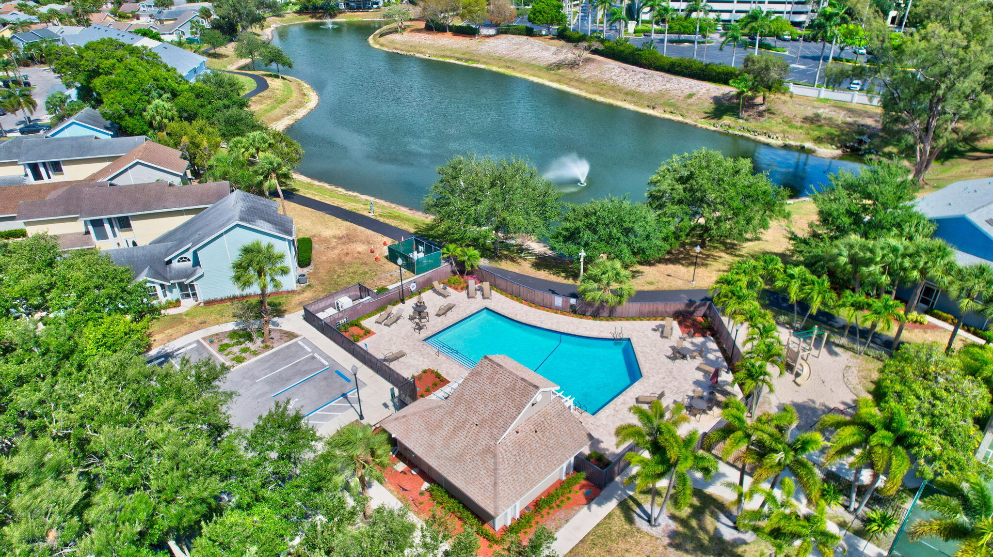 CARRIAGE HOUSES of Fairfield At Boca - Residential