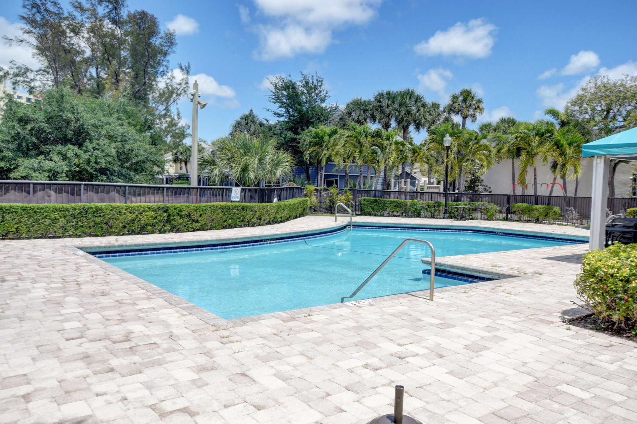 CARRIAGE HOUSES of Fairfield At Boca - Residential