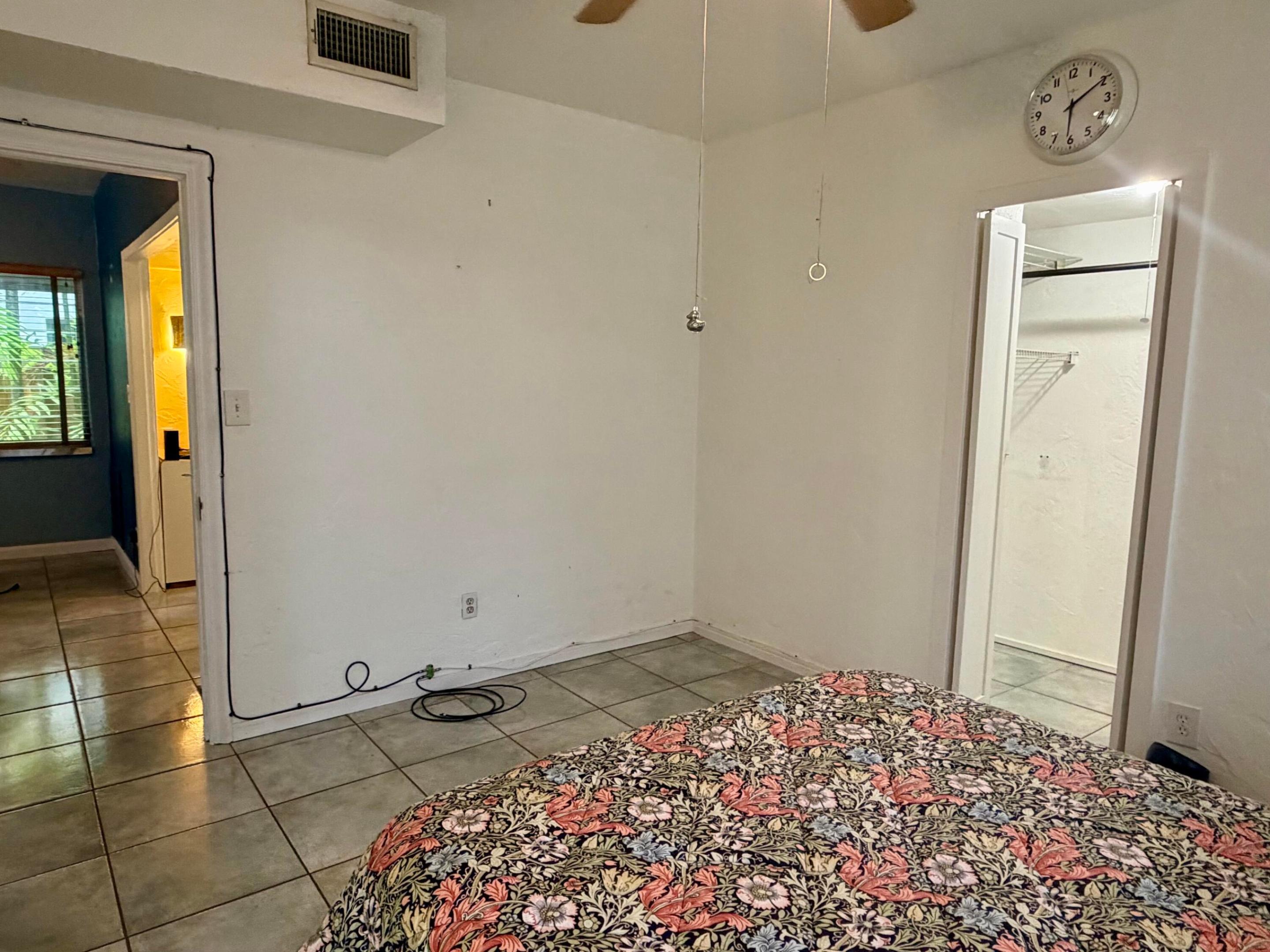 BEVERLY HEIGHTS - Residential Lease