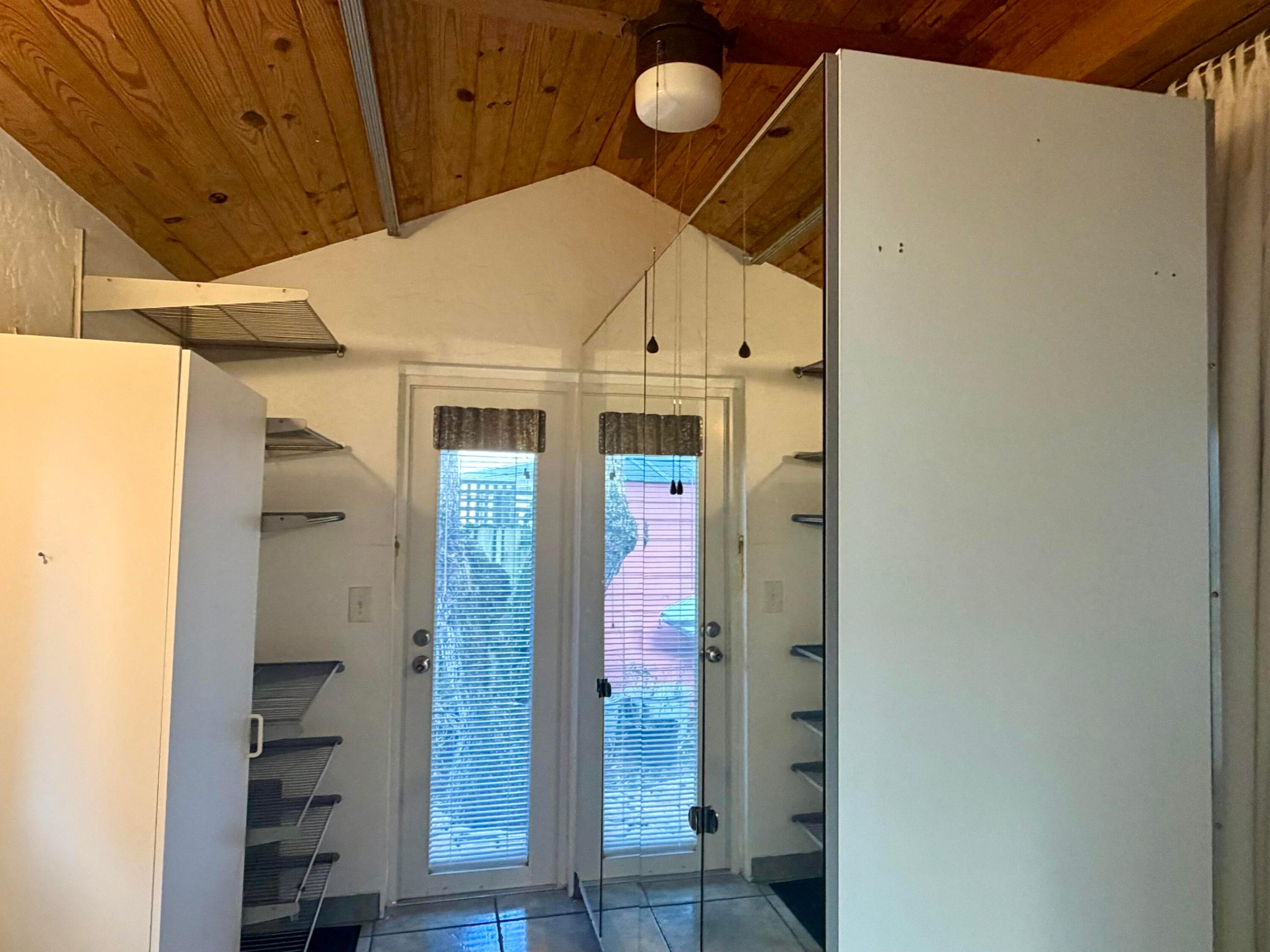 BEVERLY HEIGHTS - Residential Lease