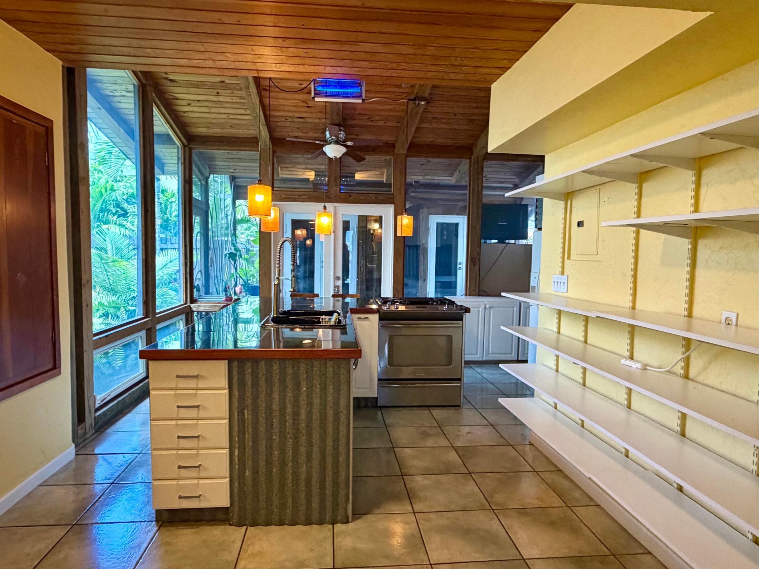 BEVERLY HEIGHTS - Residential Lease