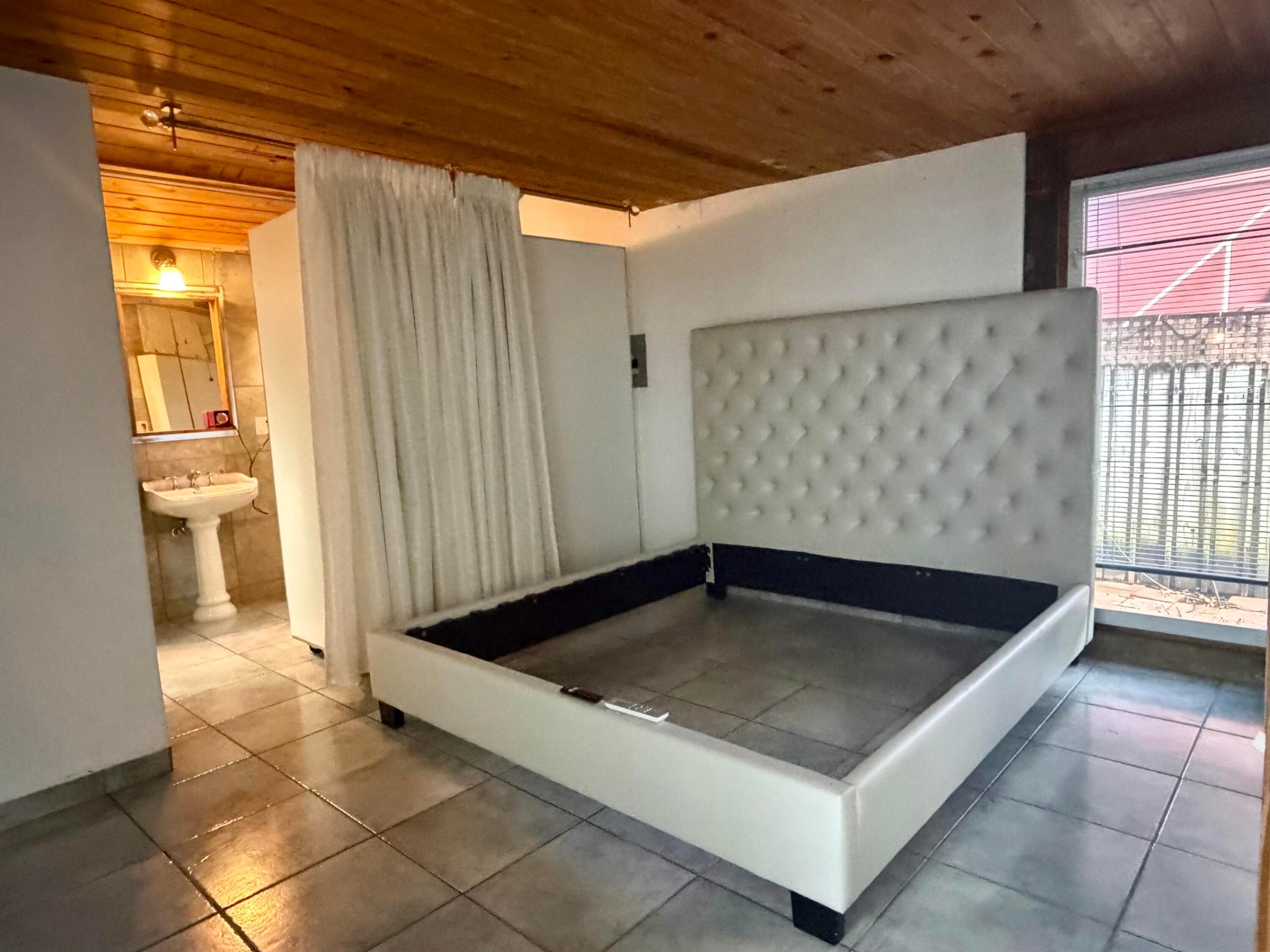 BEVERLY HEIGHTS - Residential Lease