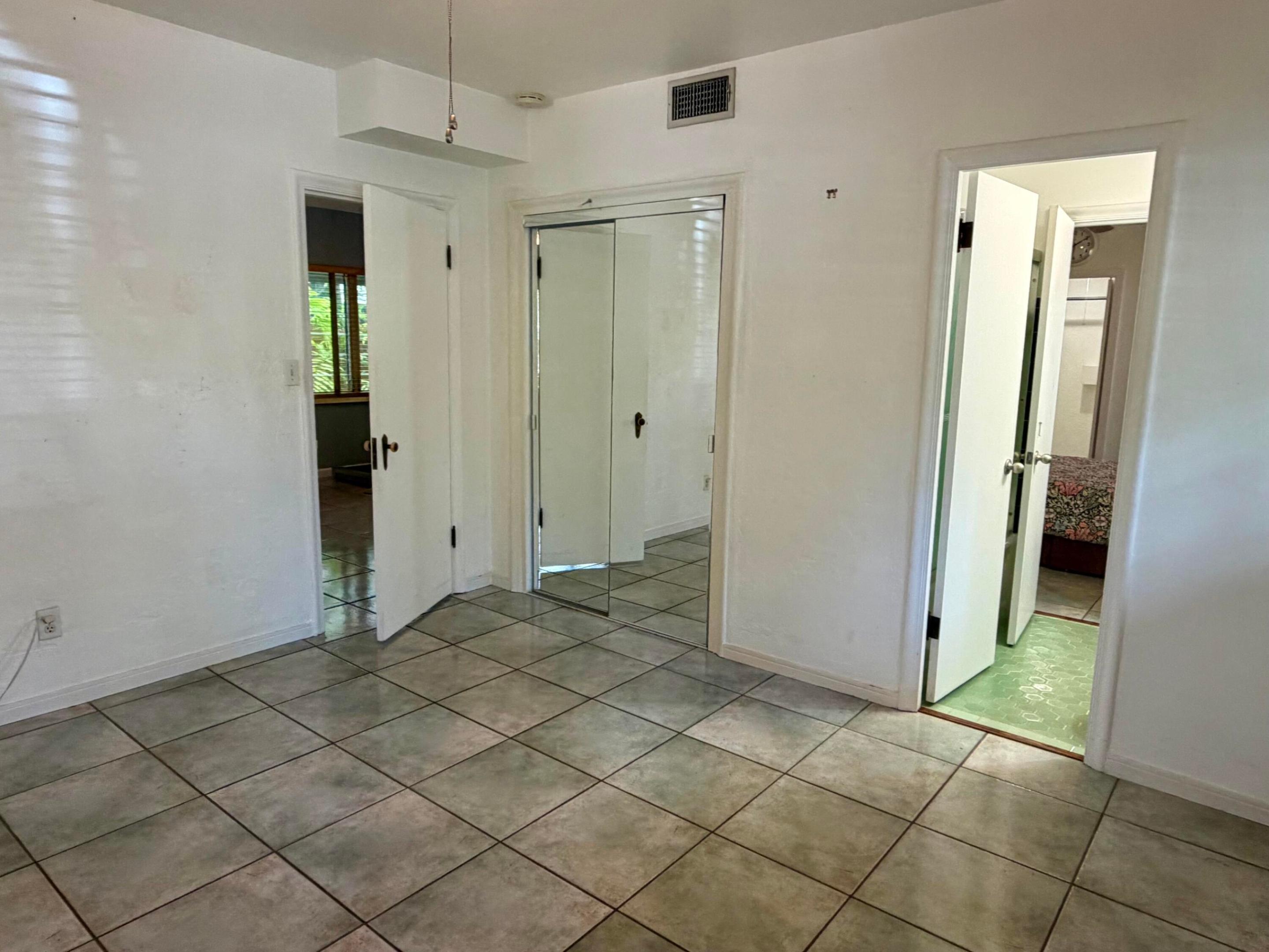 BEVERLY HEIGHTS - Residential Lease