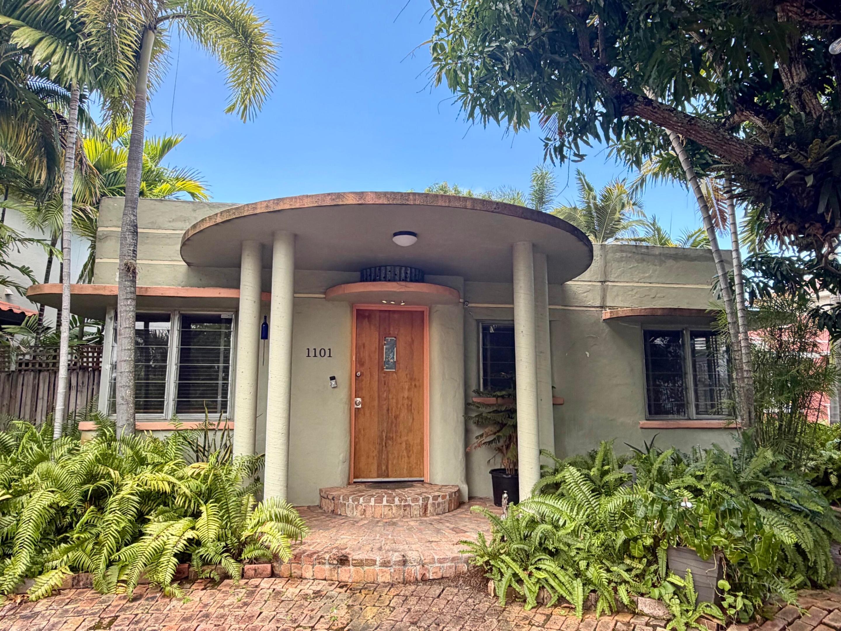 BEVERLY HEIGHTS - Residential Lease