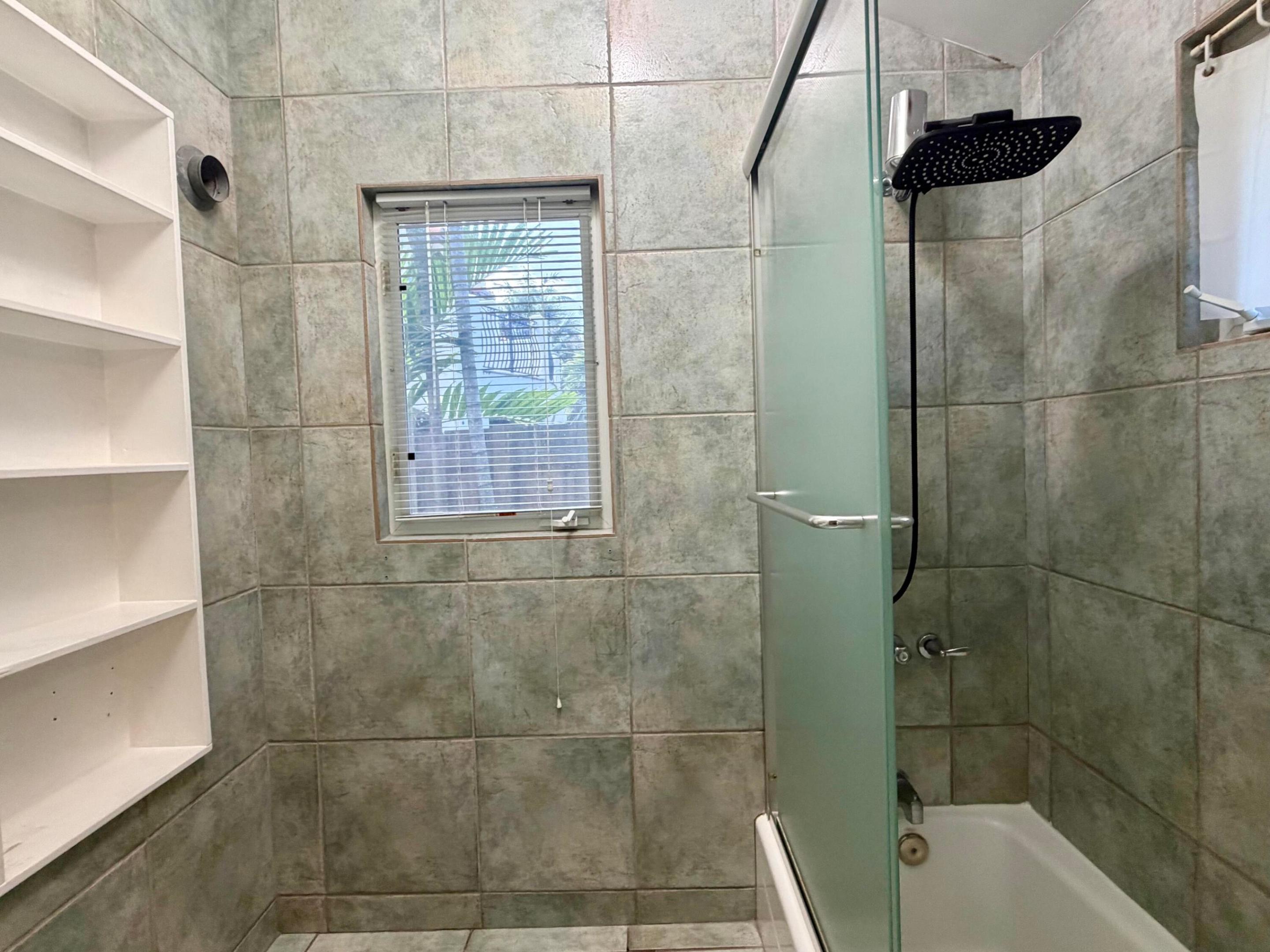 BEVERLY HEIGHTS - Residential Lease