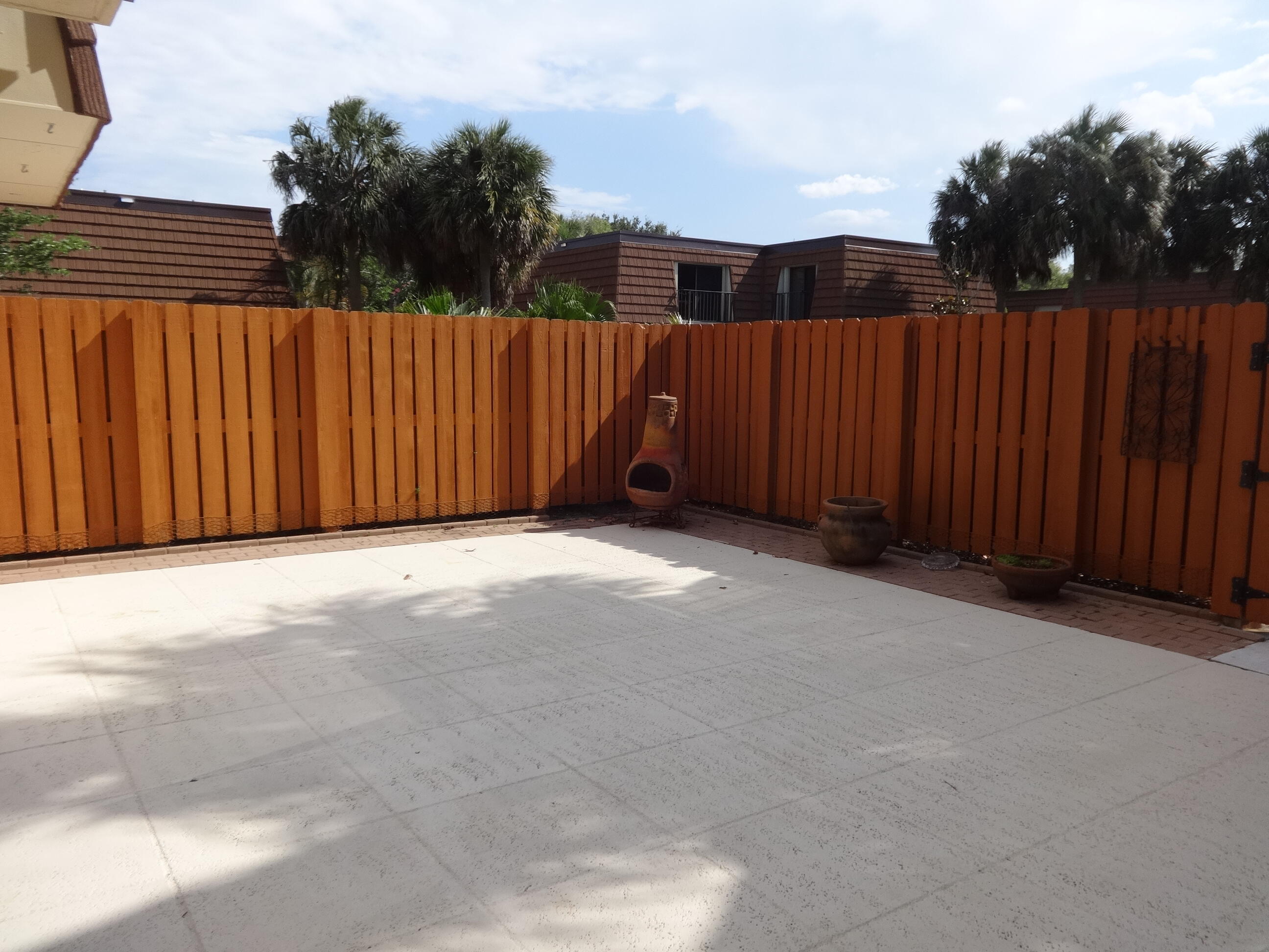 RIVER - Residential Lease