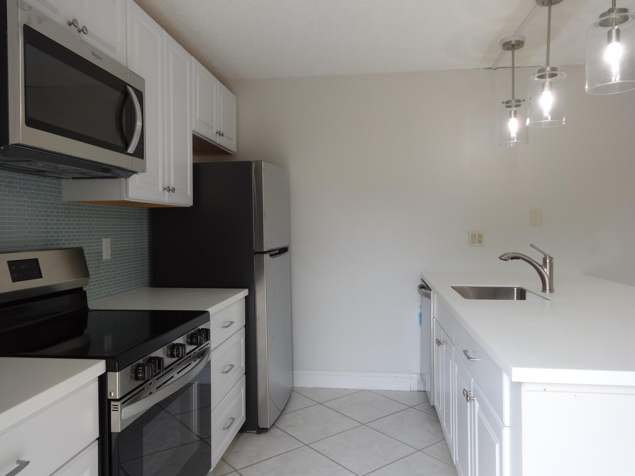 RIVER - Residential Lease