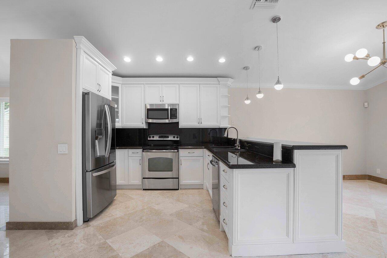 COQUINA LAKES - Residential