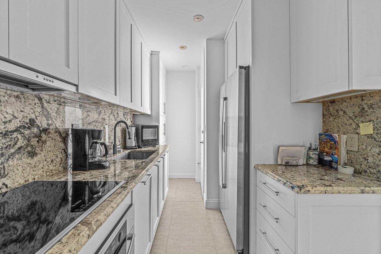 FOUR HUNDRED SO OCEAN BLVD CONDO - Residential