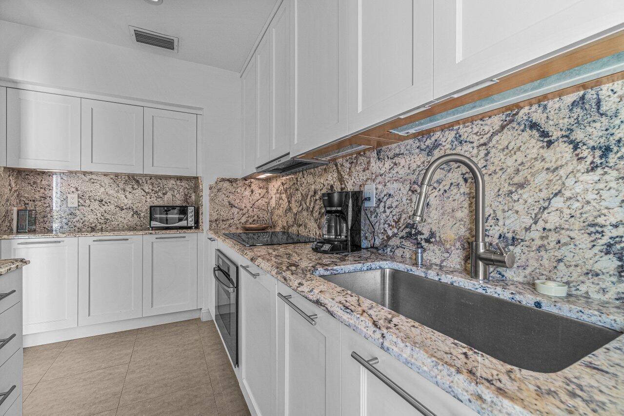 FOUR HUNDRED SO OCEAN BLVD CONDO - Residential