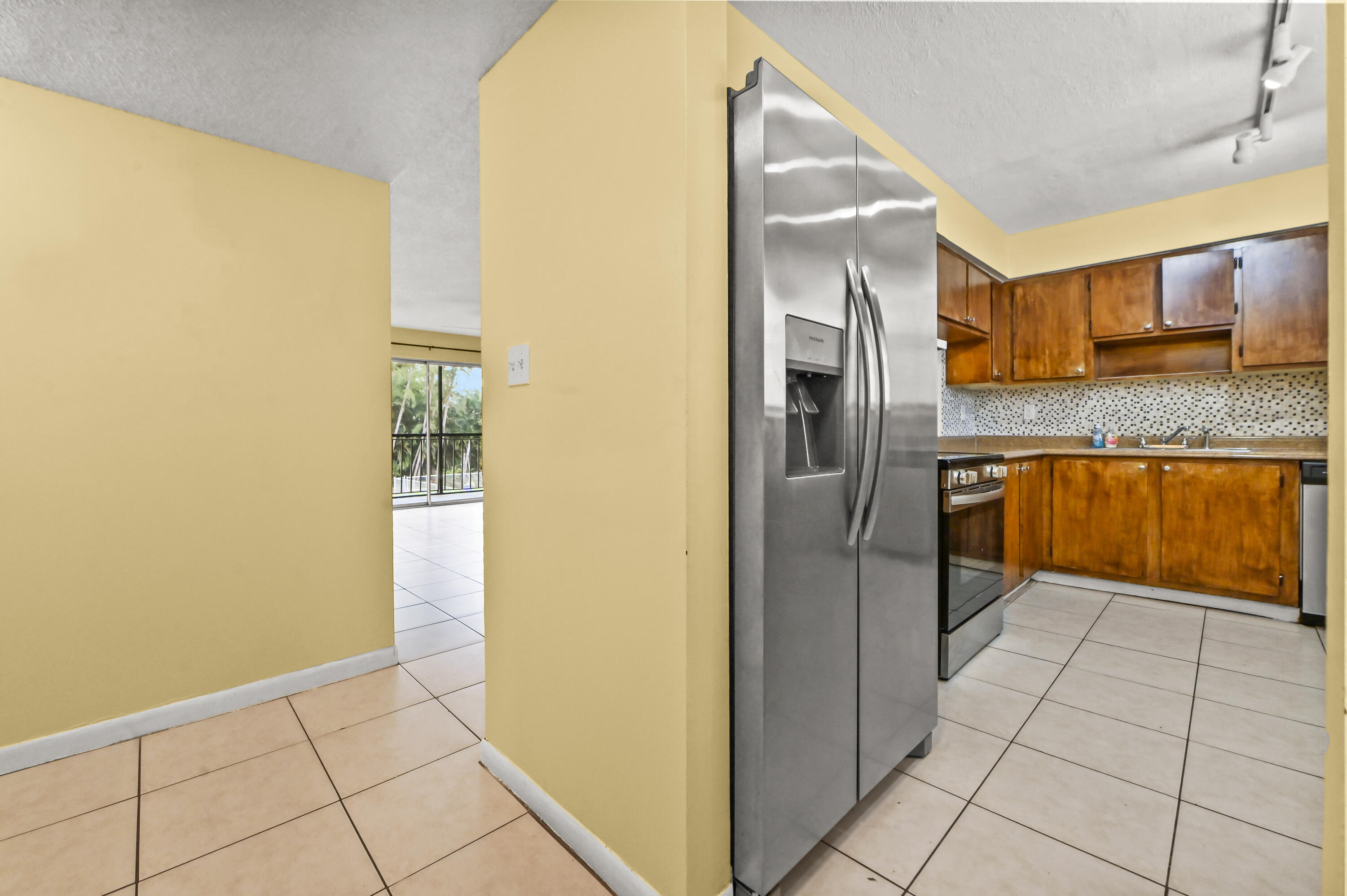 NOVA GARDENS CONDO - Residential