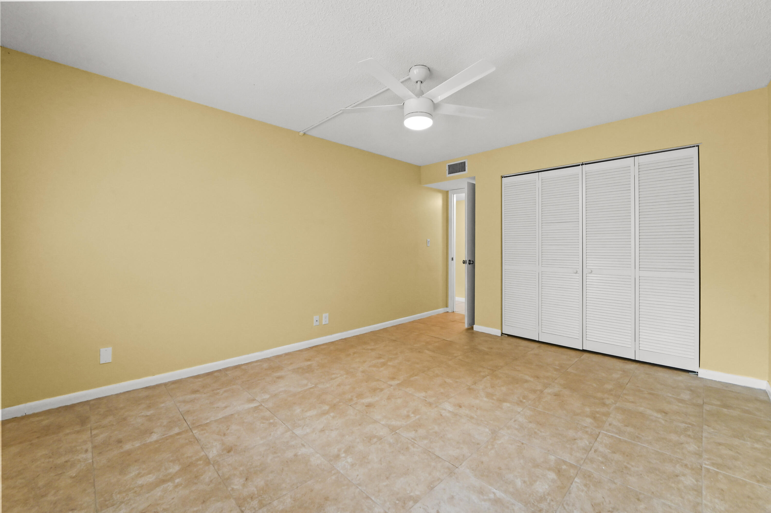 NOVA GARDENS CONDO - Residential