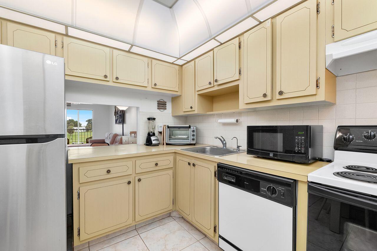 ORIOLE GOLF & TENNIS CLUB CONDO - Residential