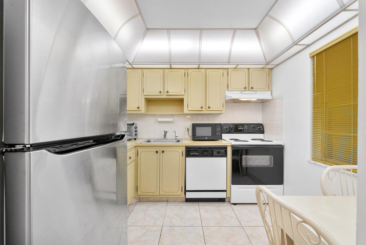 ORIOLE GOLF & TENNIS CLUB CONDO - Residential