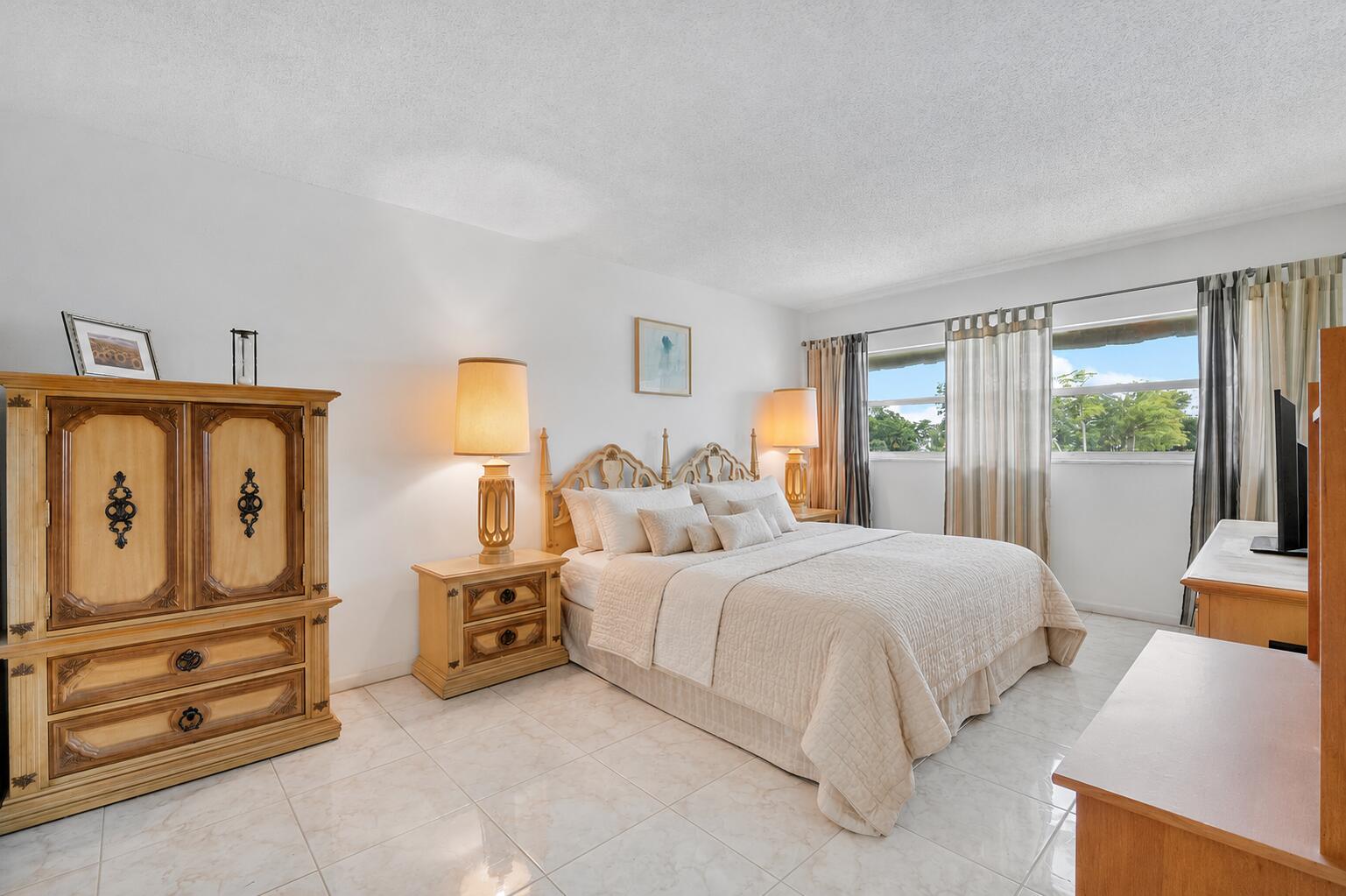 ORIOLE GOLF & TENNIS CLUB CONDO - Residential