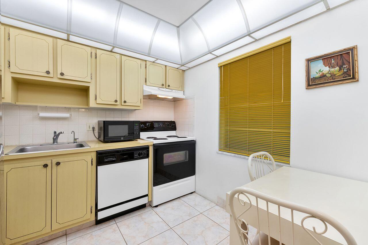 ORIOLE GOLF & TENNIS CLUB CONDO - Residential