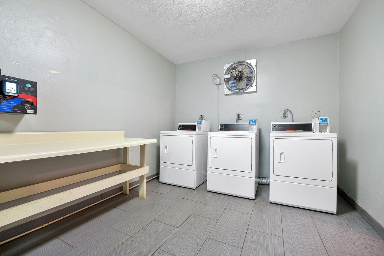 ORIOLE GOLF & TENNIS CLUB CONDO - Residential