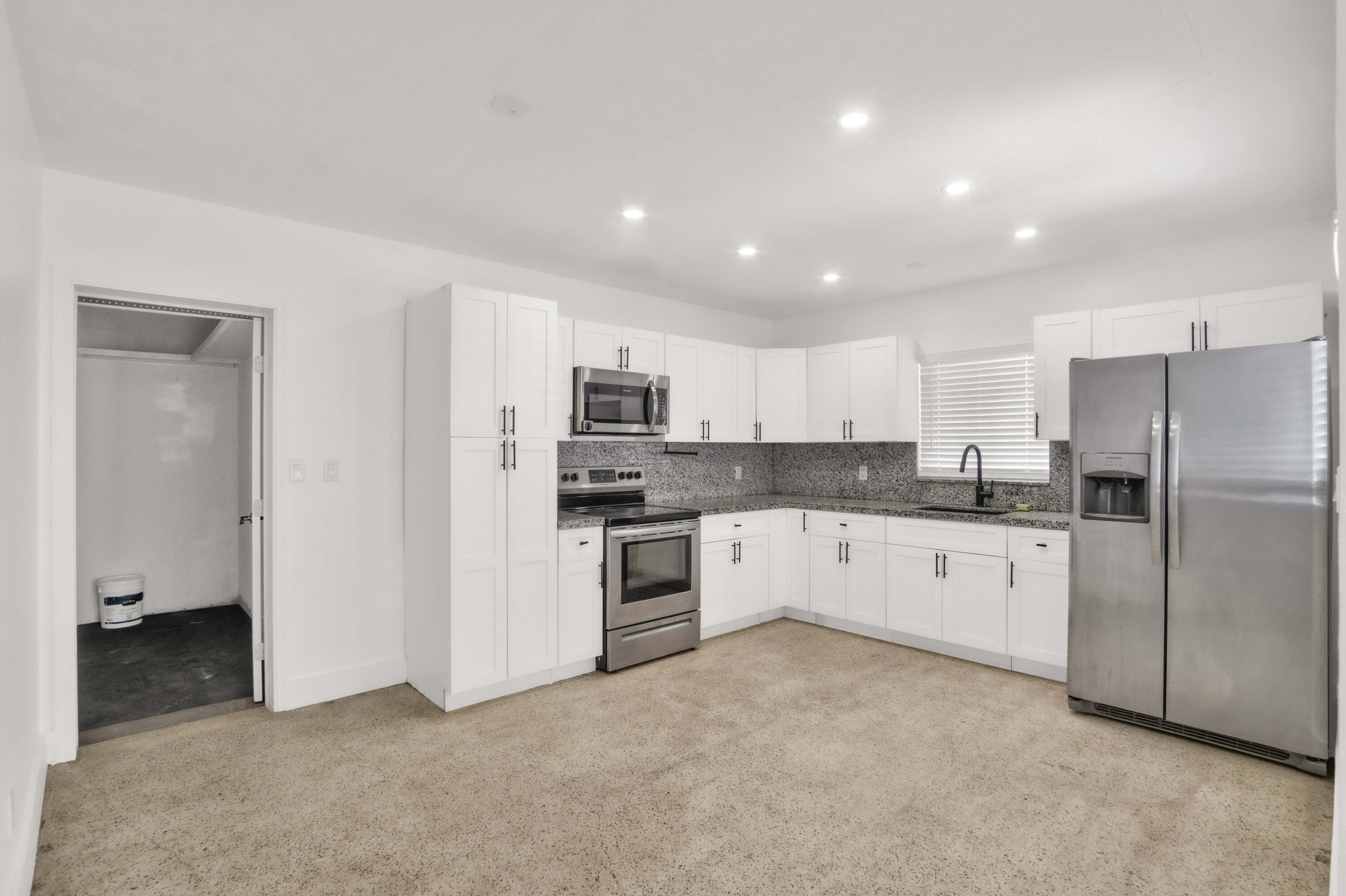 River Oaks - Residential Income