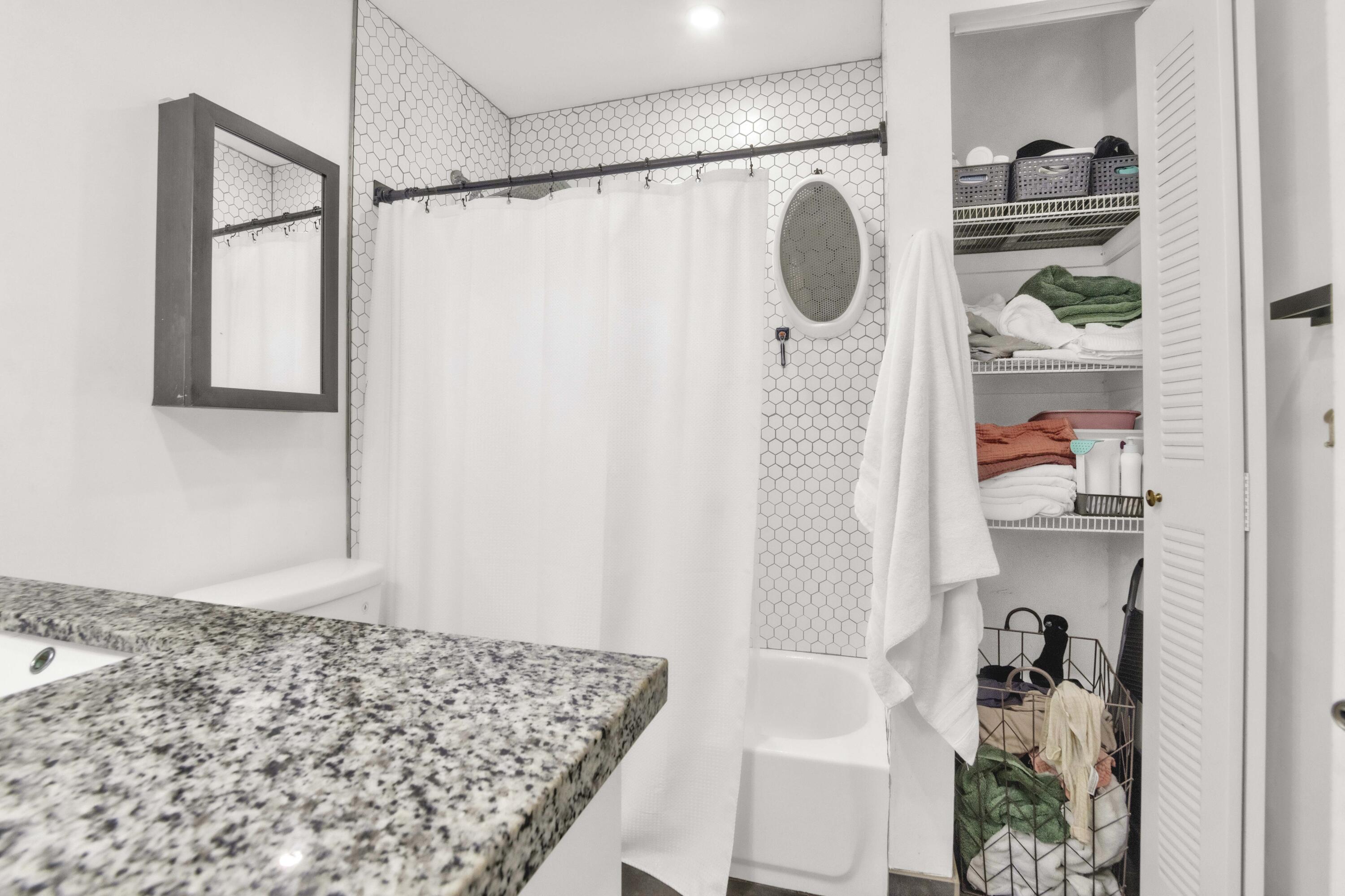 River Oaks - Residential Income