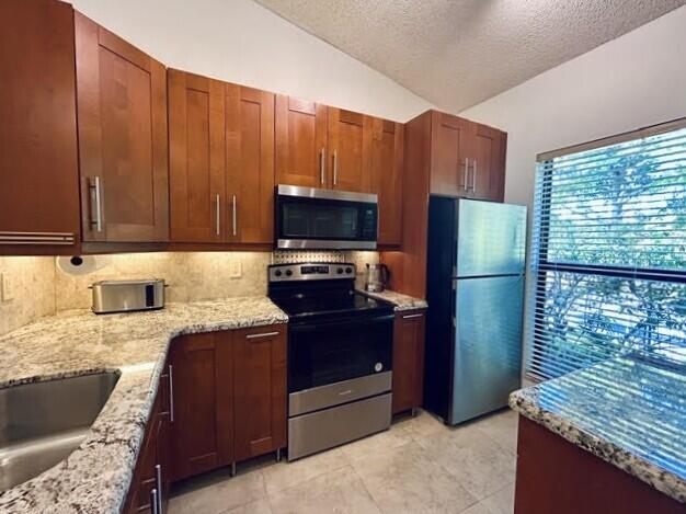 PINES OF OAKLAND FOREST WEST - Residential Lease