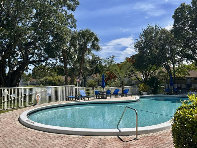 PINES OF OAKLAND FOREST WEST - Residential Lease