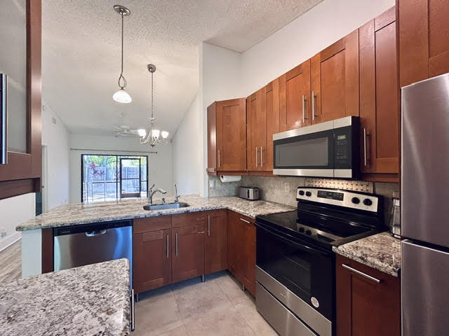 PINES OF OAKLAND FOREST WEST - Residential Lease