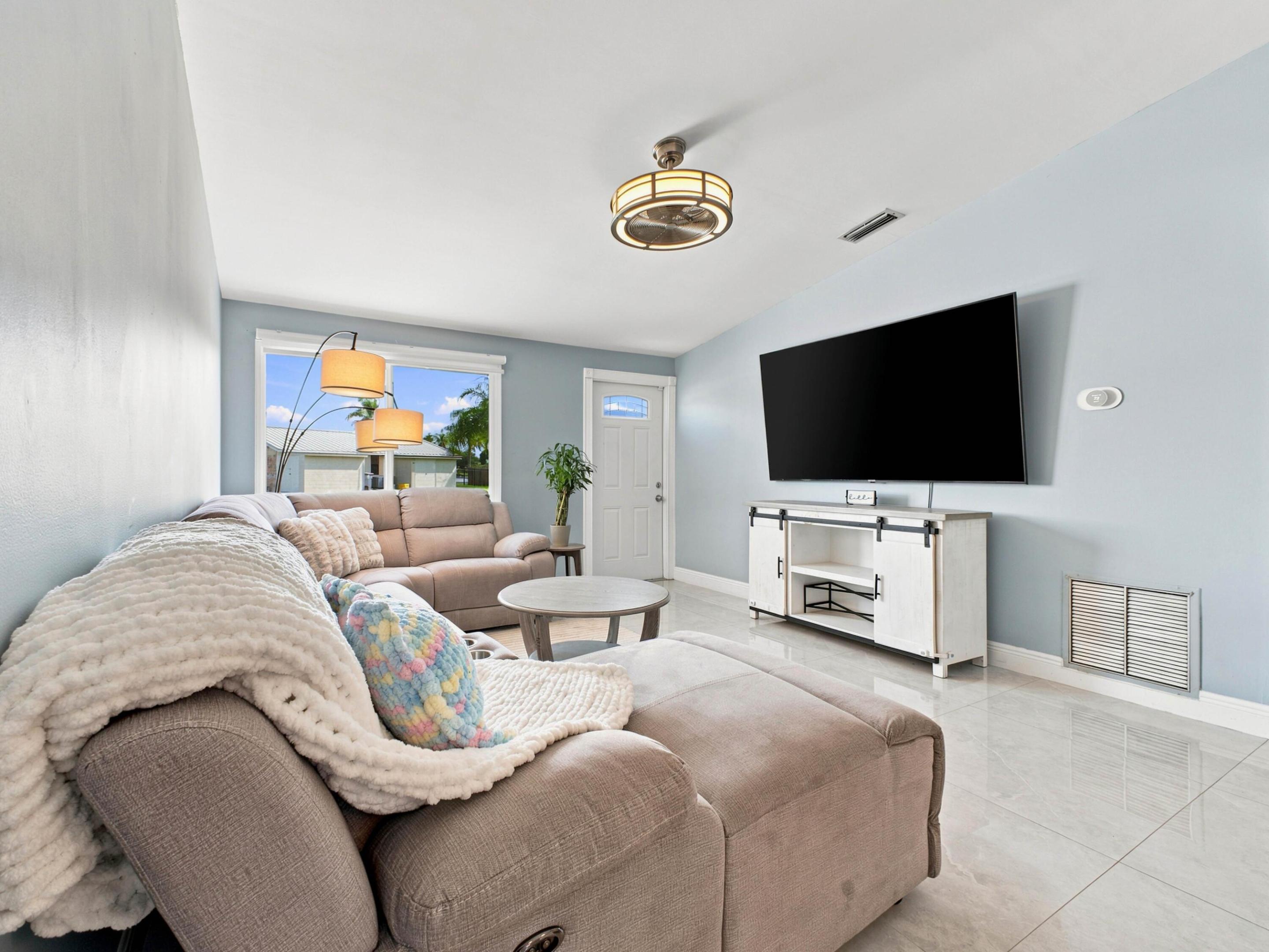 LE CHALET IV-B - Residential