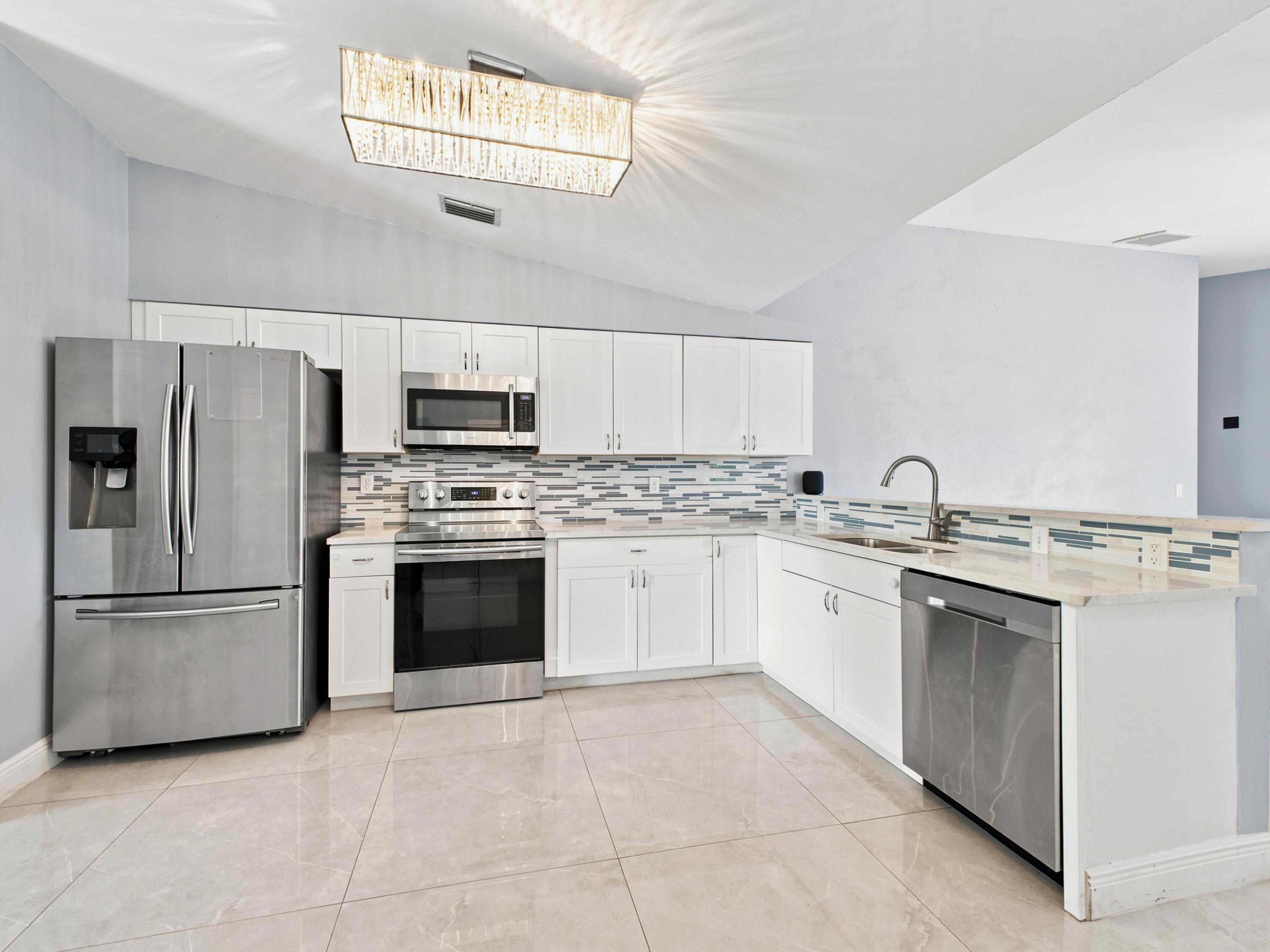 LE CHALET IV-B - Residential