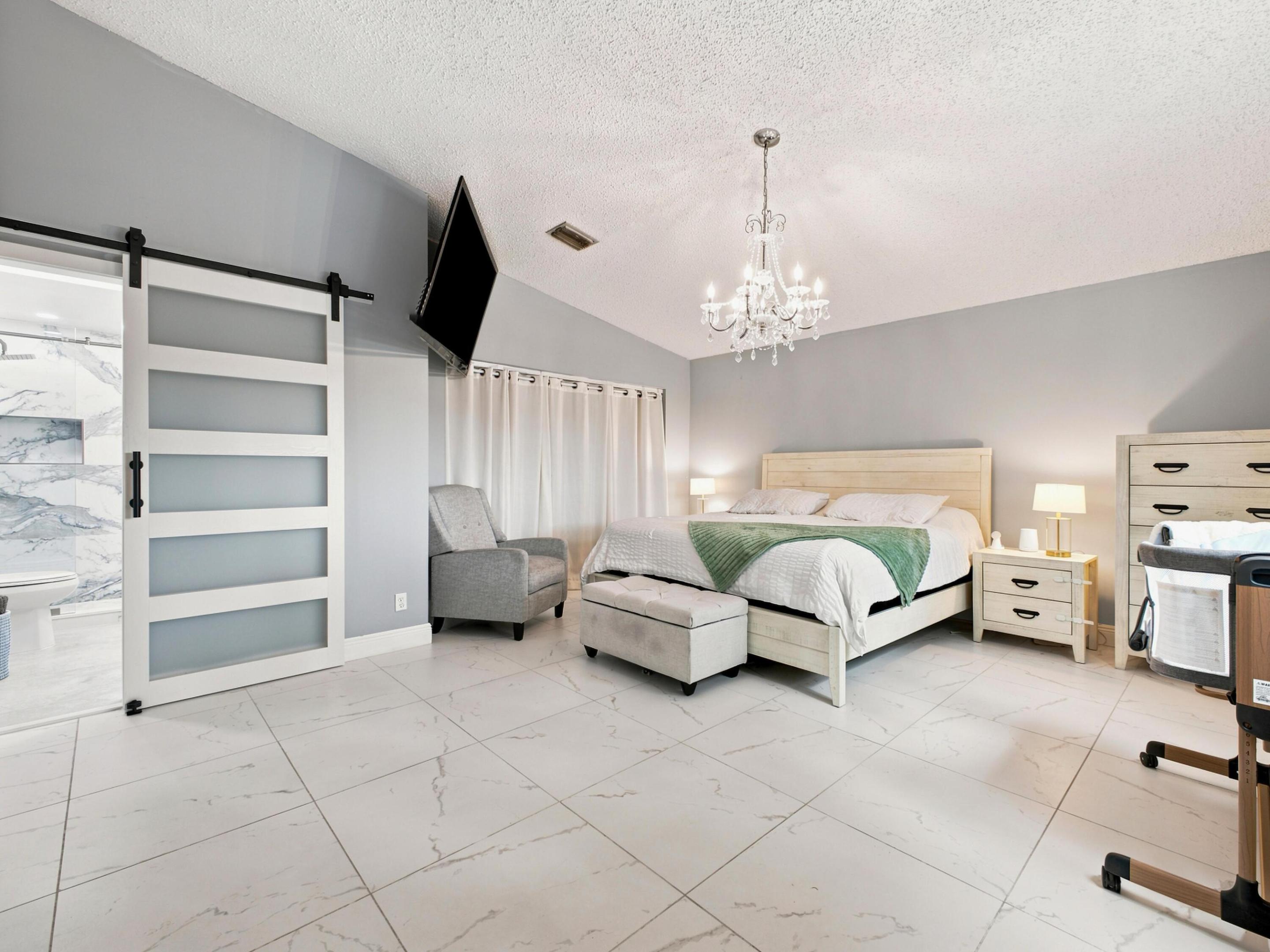 LE CHALET IV-B - Residential