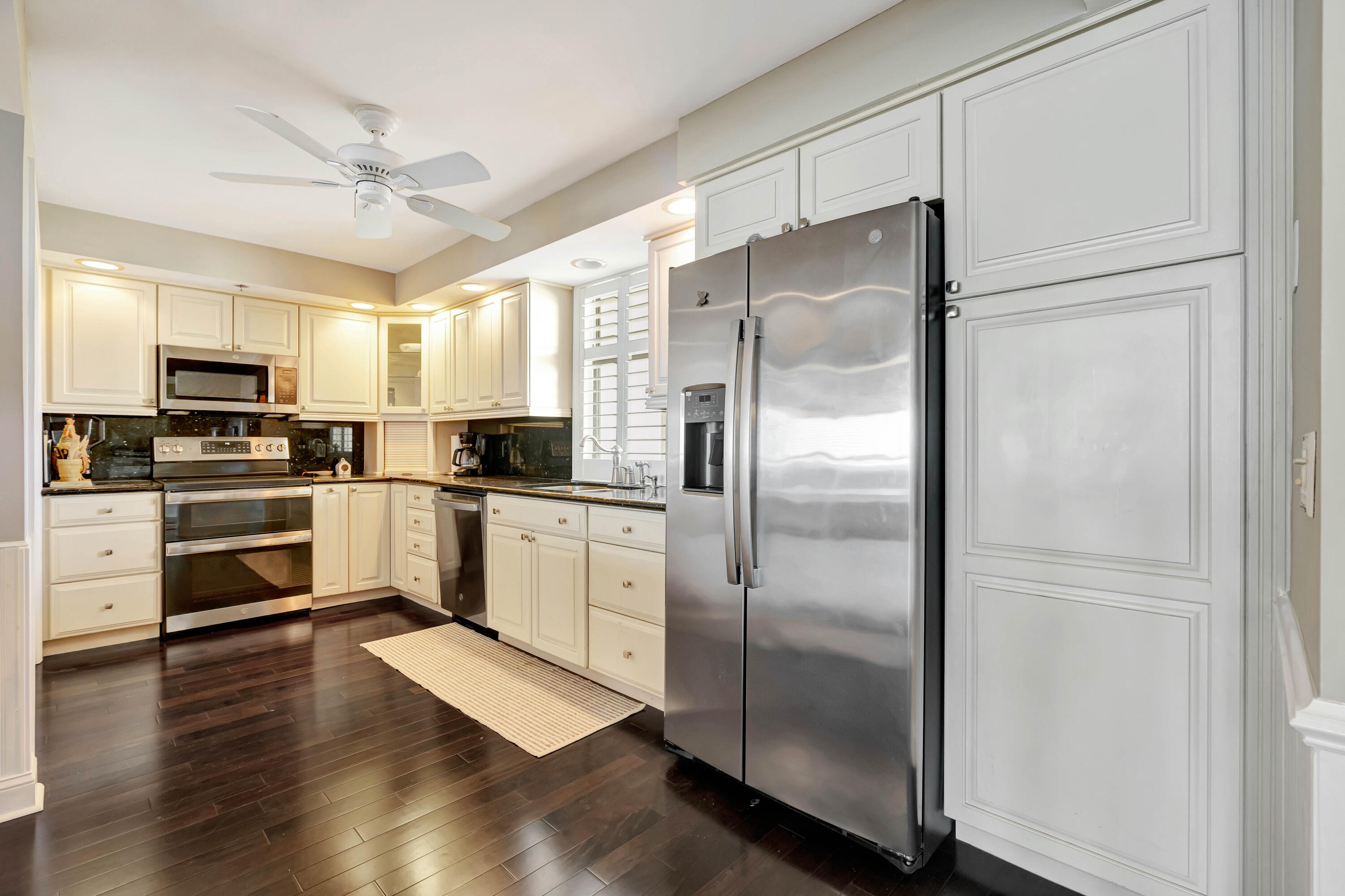 OCEAN TOWERS SOUTH CONDO APTS - Residential Lease